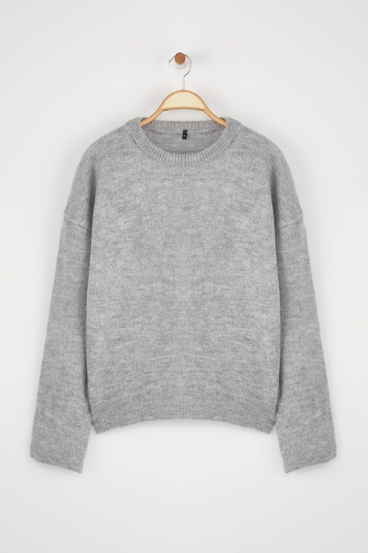 Trendyolmilla  Wardrobe Essentials Gri Yumuşak Dokulu Geniş Kalıp Basic Triko Kazak | TWOAW26KZ00088 - Görsel 6