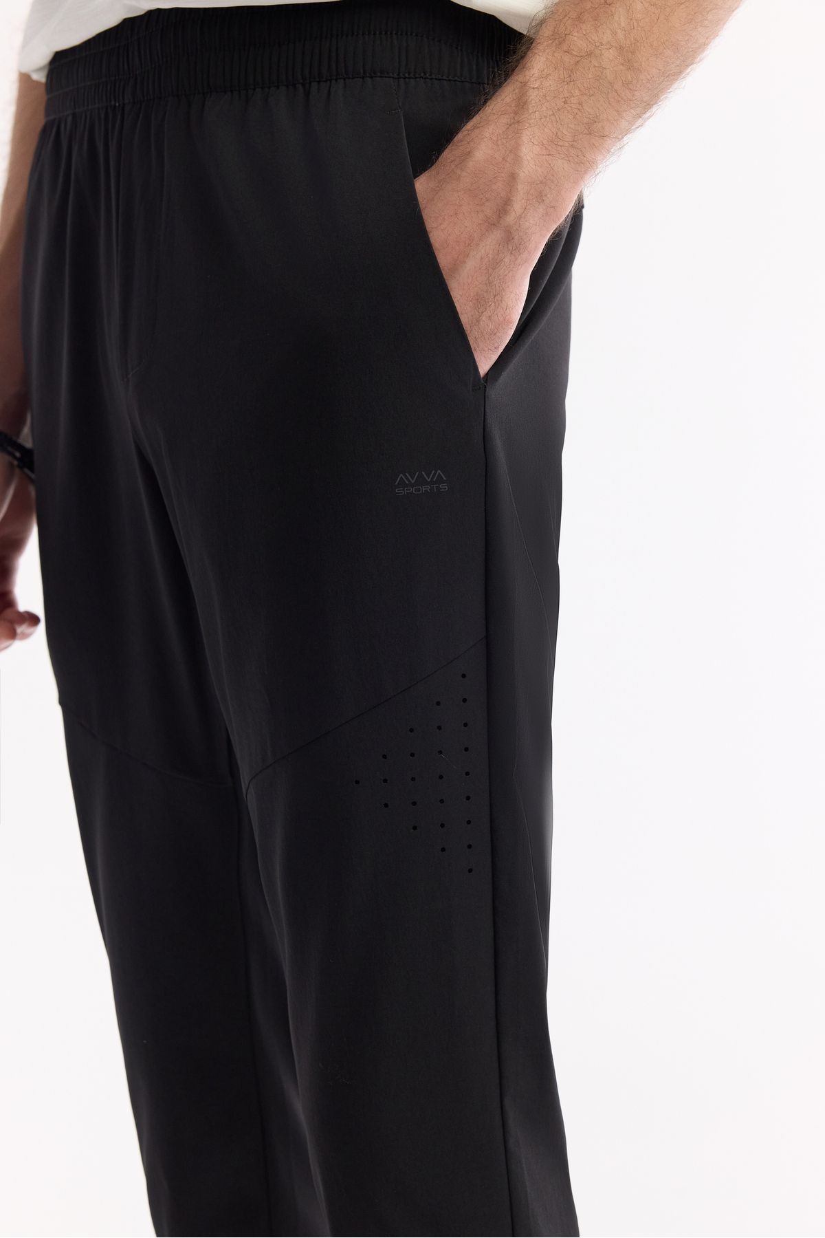 Avva-Men's Black Elastic Waist Side Pocket Segmented Technical Fabric Jogger A51Y3421 4