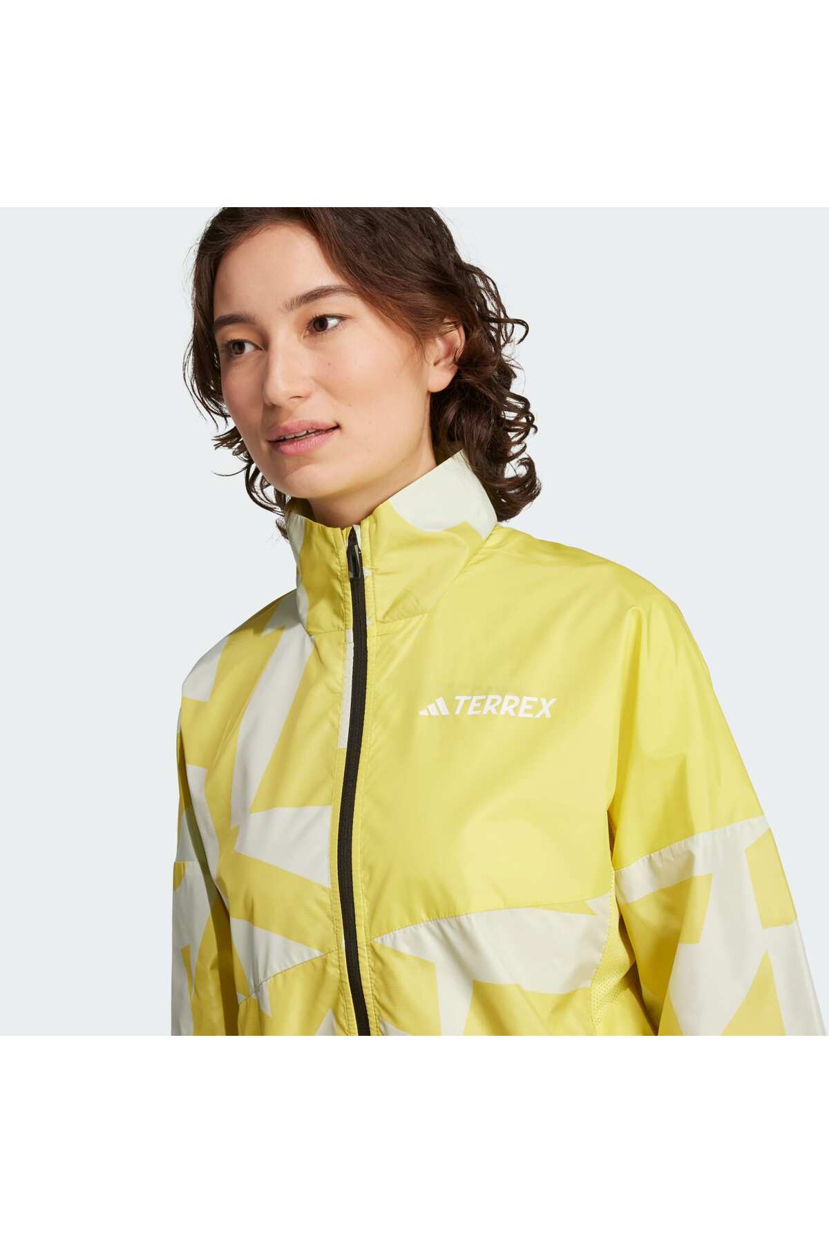 adidas Terrex Multi Printed Wind Jacket görsel 5