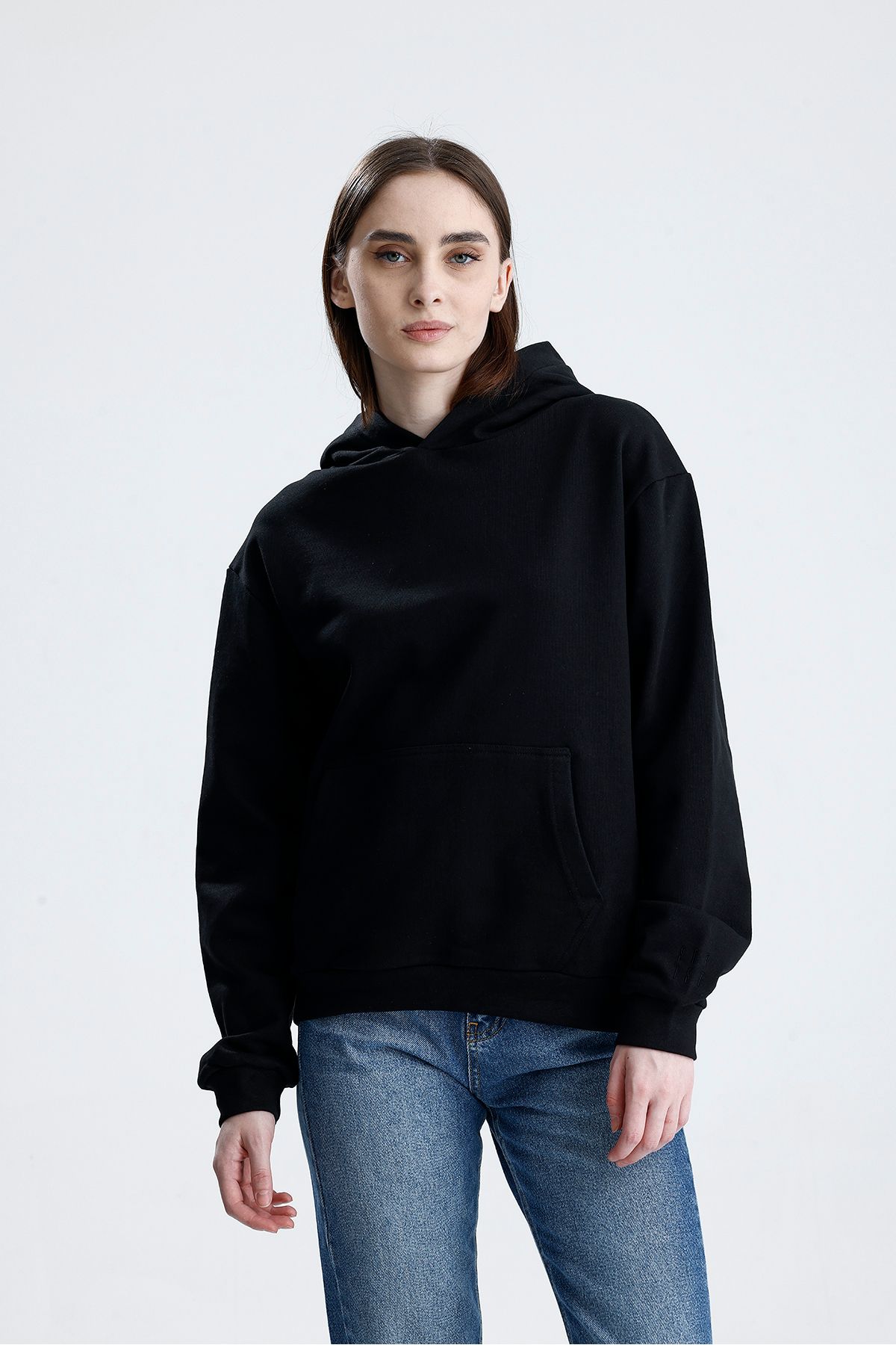 Sofist İstanbul Siyah Relaxed Fit Unisex Hoodie %100 Pamuk Kapüşonlu Kanguru Cepli Düz Renk