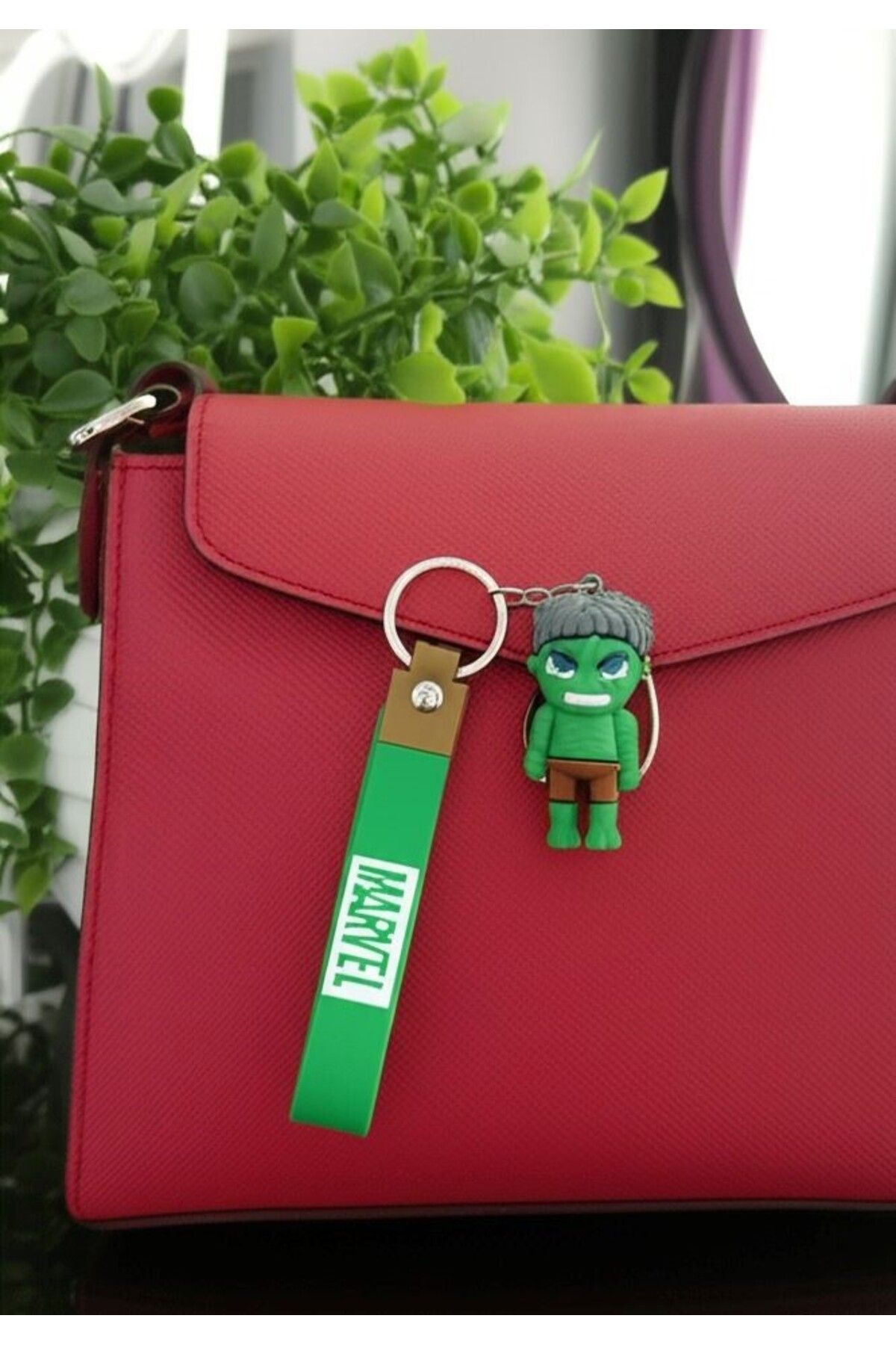 HISCOSMETIC Marvel Hulk Silikon Anahtarlık Çanta Süsü Oyuncak Araba Süsü