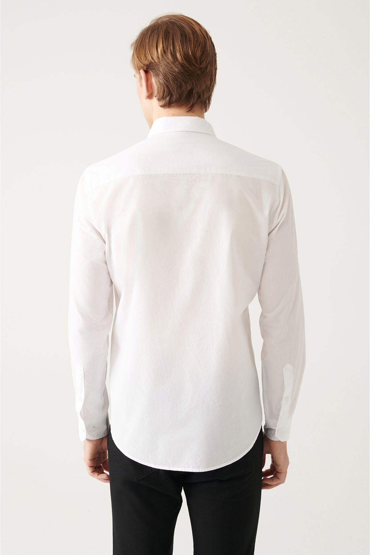 Avva-Weißes Basic-Hemd für Herren aus 100 % Baumwolle mit Knopfkragen 002030 4