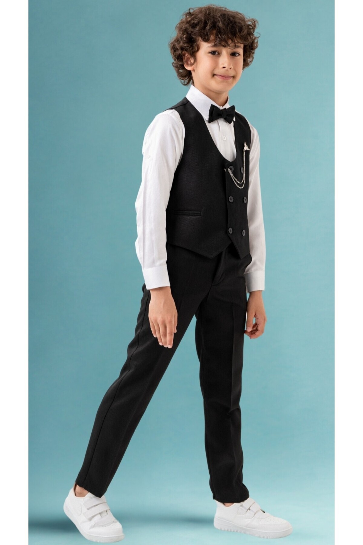 Atlas Kids Erkek Çocuk Smokin Takım Elbise – Pantolonlu Yelekli Papyonlu Gömlekli Zincirli 5’li Set fotoğrafı 3 (önizleme)