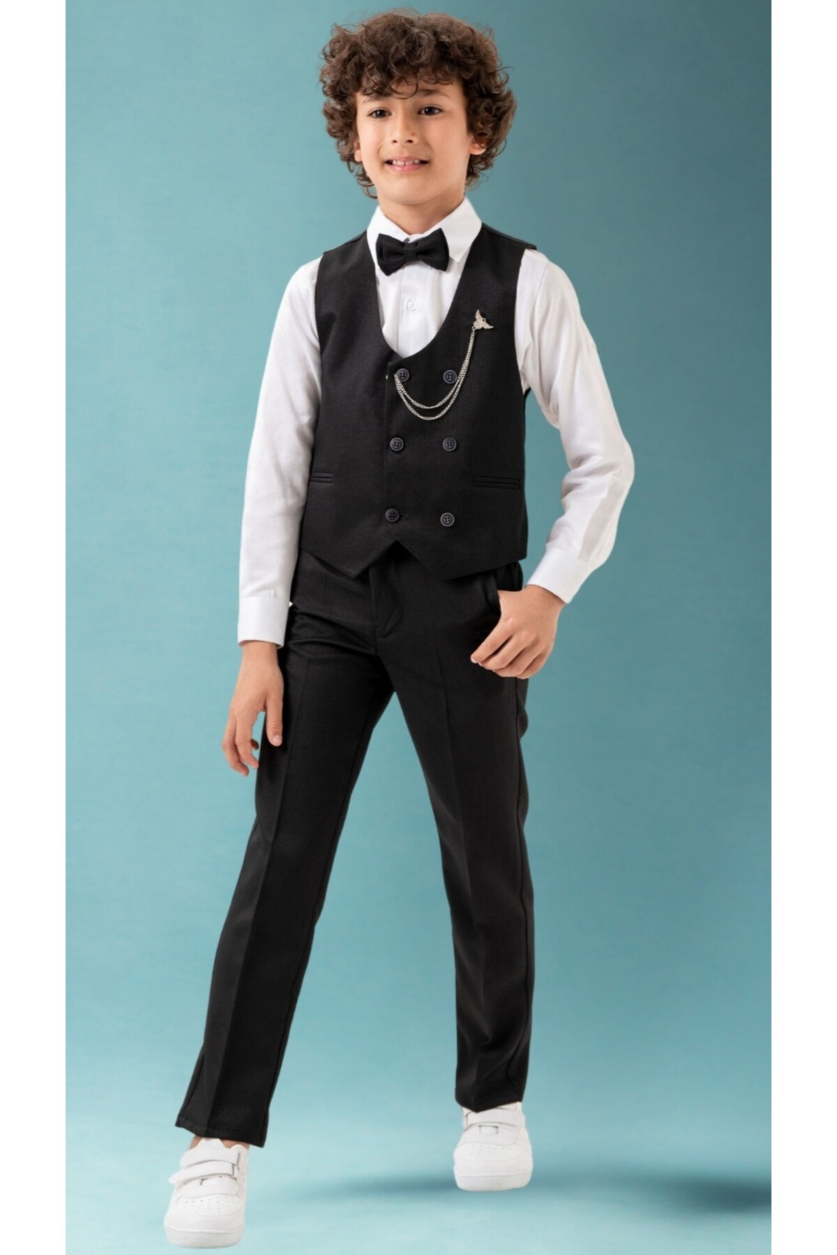 Atlas Kids Erkek Çocuk Smokin Takım Elbise – Pantolonlu Yelekli Papyonlu Gömlekli Zincirli 5’li Set fotoğrafı 2 (önizleme)