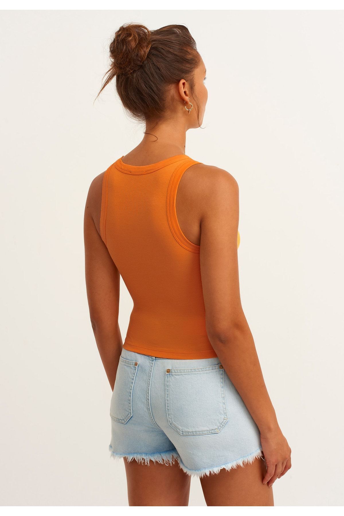 la & vetta-Woman's Orange Ribbed T-shirt Halter Collar Knitted Singlet 4