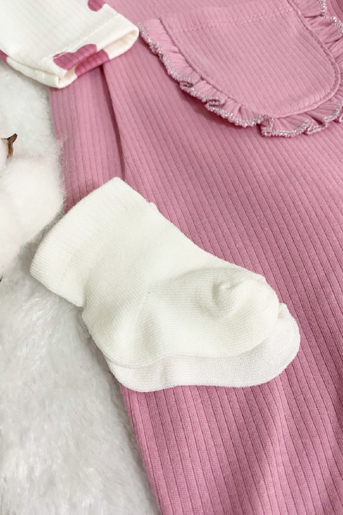 VERONA TARZ Kız Bebek Kalp Nakışlı 2li Salopet Takımı Uzun Kol Çıtçıtlı Yenidoğan Kıyafeti Çorap Hediye fotoğrafı 5 (önizleme)