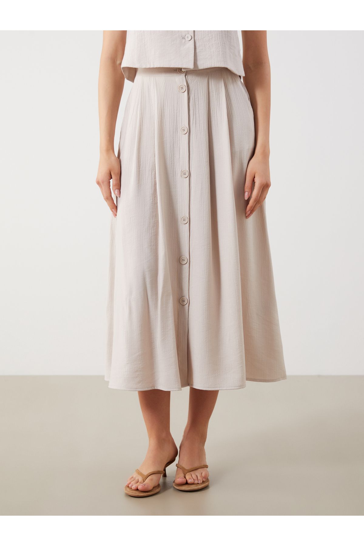 LC Waikiki-Textured Pleated Skirt with Elastic Waist 3