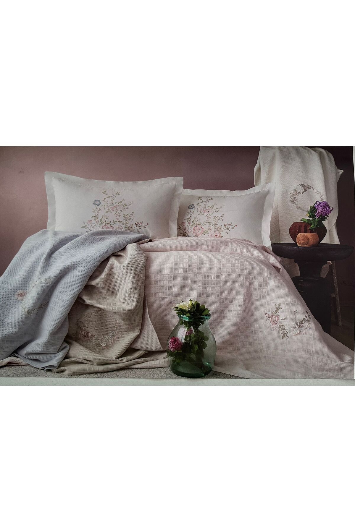 Pupilla Collection Çift Kişilik Nakışlı Pike Takımı Naomi Pudra