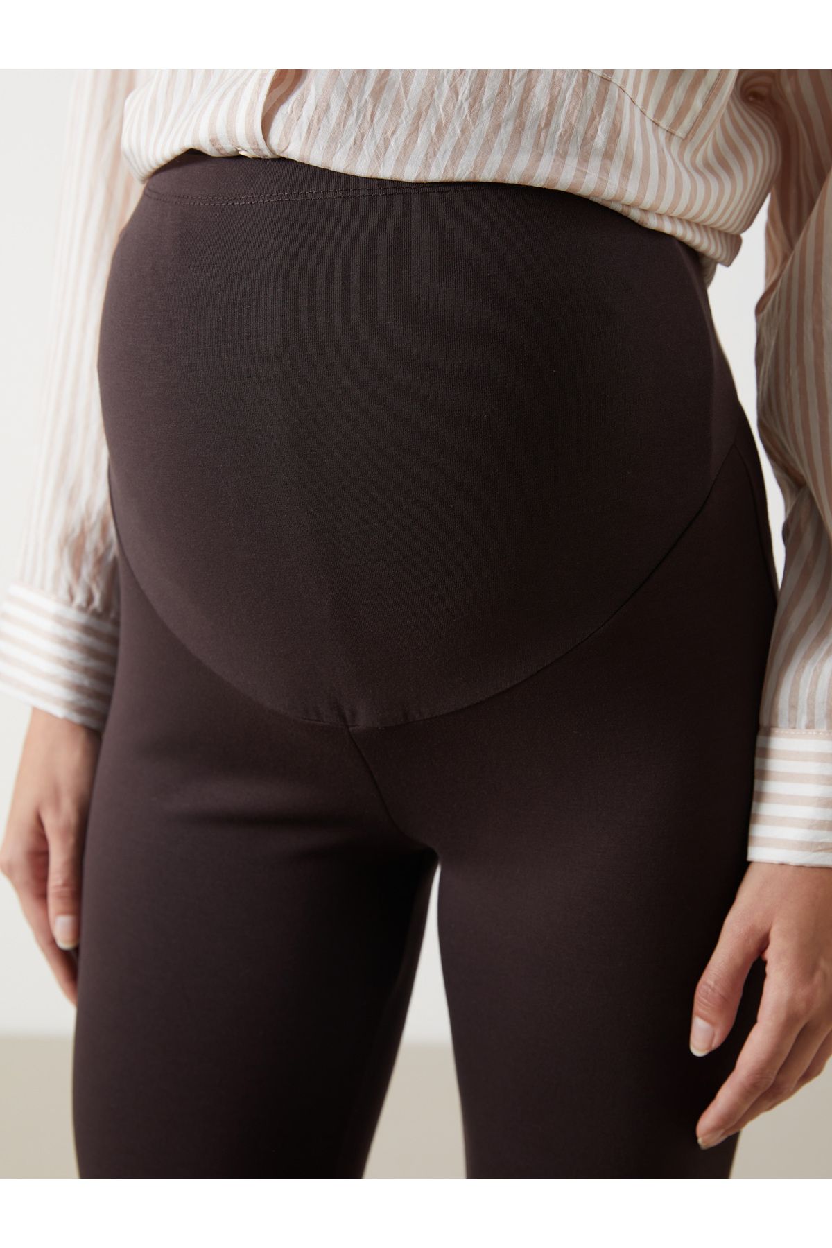 LC Waikiki-Maternity Sweatpants with Elastic Waist and Abdominal Panel 3