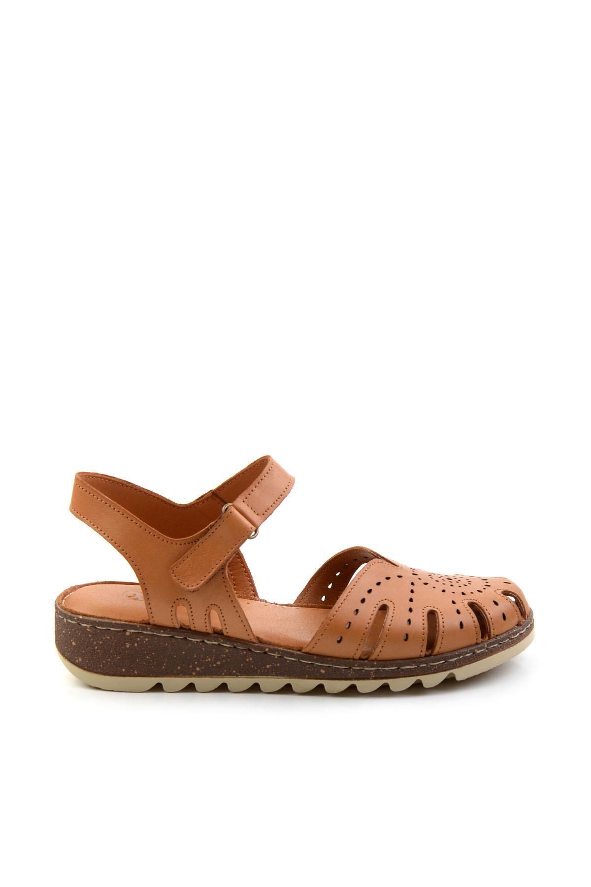 Bambi Taba Leather Kadın Sandalet K05907120403