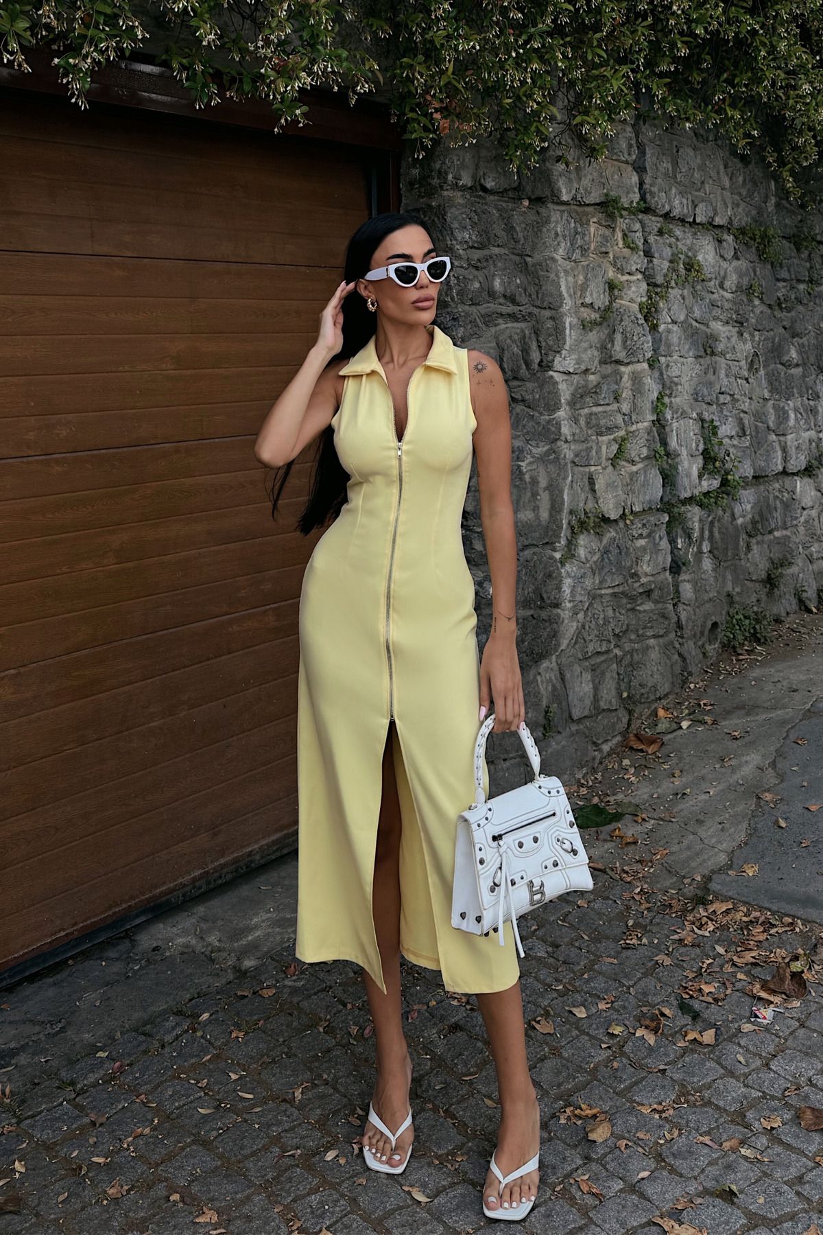 Fav Style Kadın Polo Yaka Fermuarlı Yırtmaçlı Kolsuz Midi Elbise Sarı