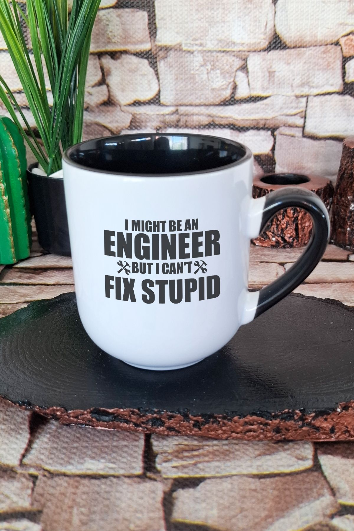 qoeuyl boutique I Might Be An Engineer But I Can't Fix Stupid Mühendis Baskılı İç Kulp Siyah Premium Kupa Bardak