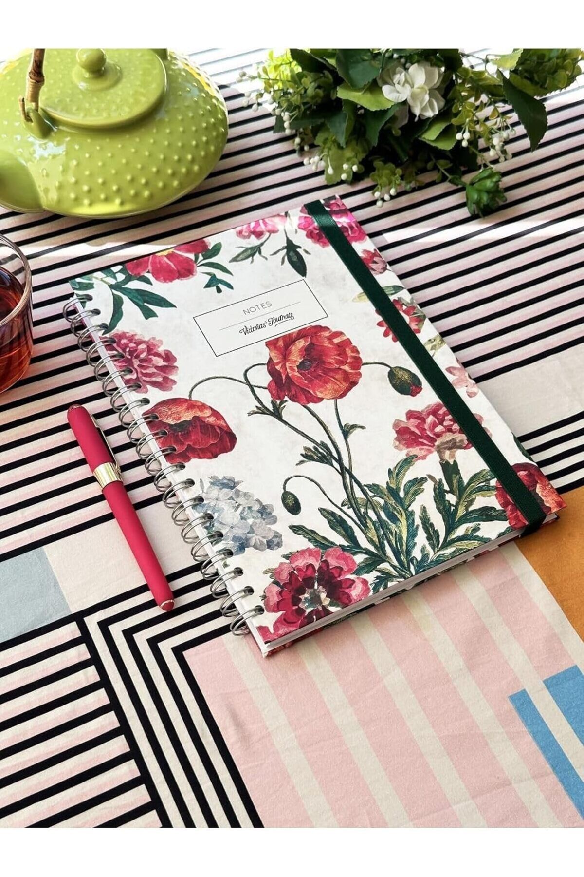 mazıdağı mazzıdağ Victoria's Journals Sert Kapak Spiralli Defter Lastikli 20x28 cm .90 gr. 120 Yaprak 40 Ç