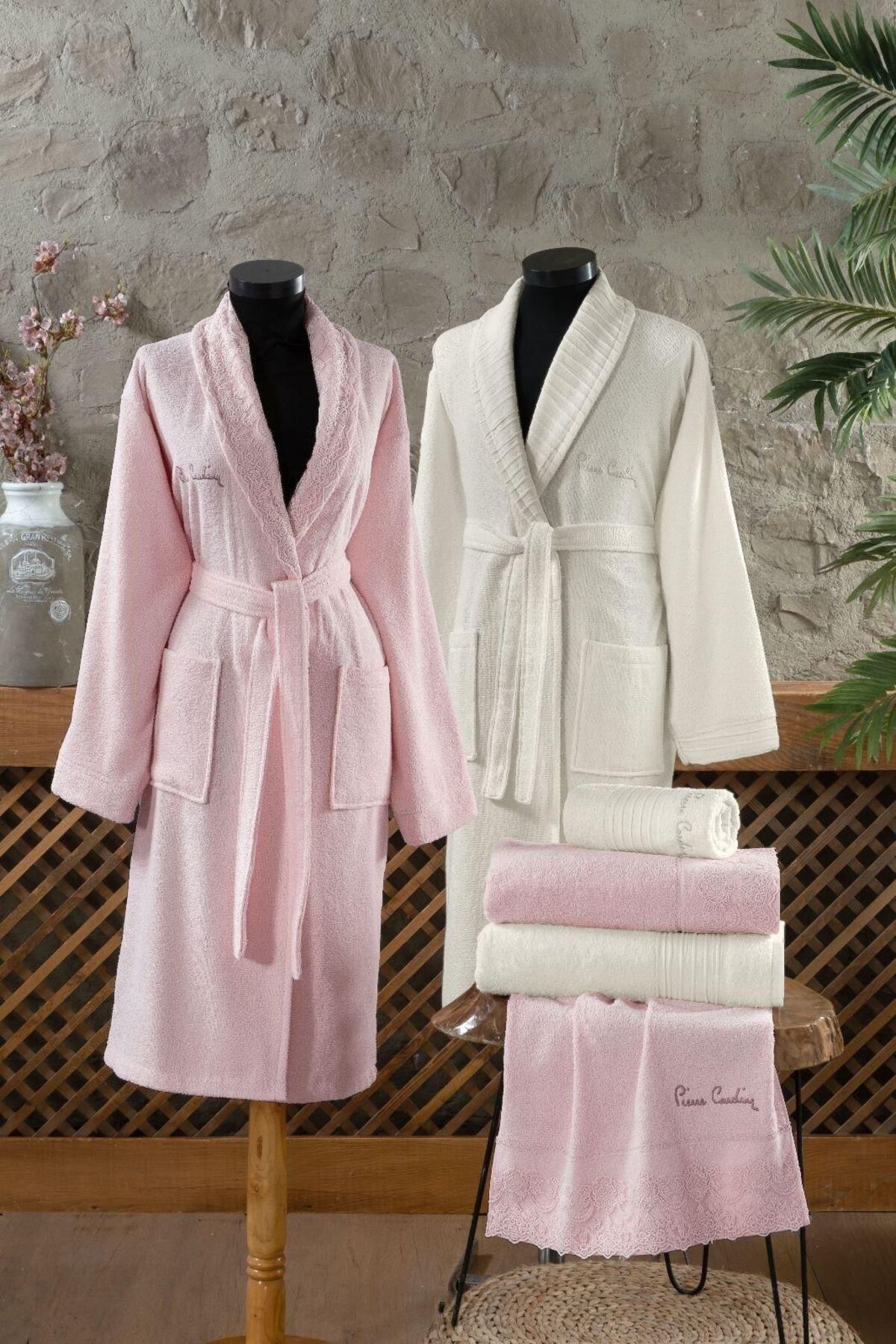 Pierre Cardin Çeyizlik Aile Bornoz ve Havlu Seti Kutulu