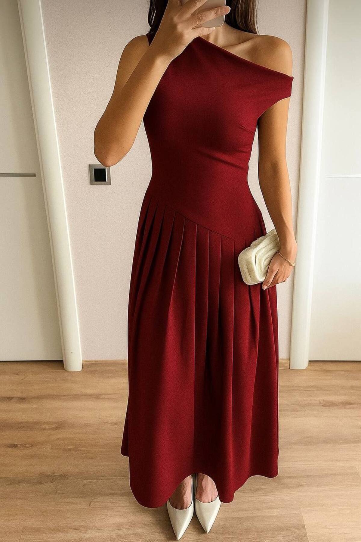 Ahzem Collection Tasarım Kayık Yaka Pileli Midi Boy Elbise