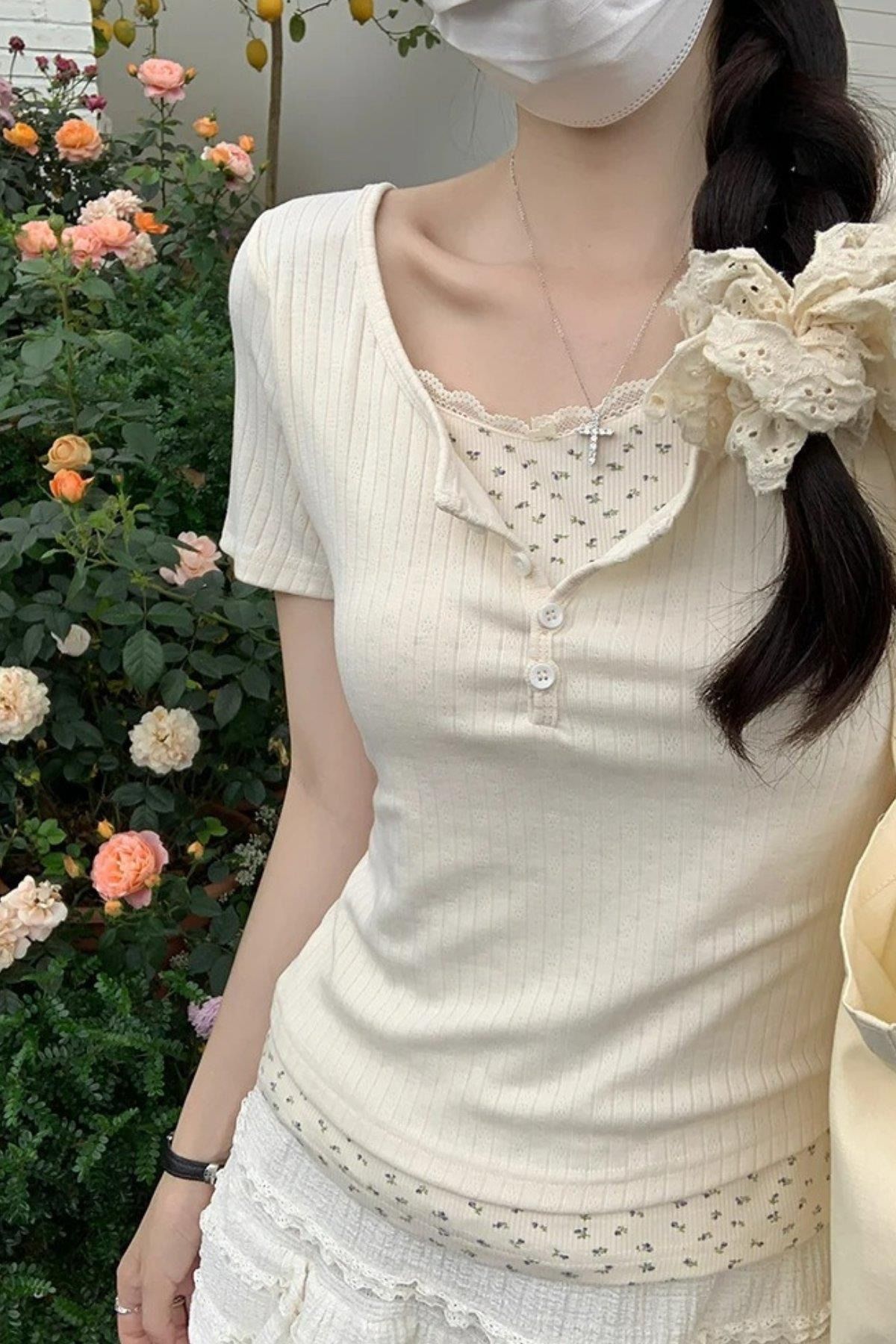 Gofeel Ekru Düğmeli Ek Parçalı Kısa Kollu Crop
