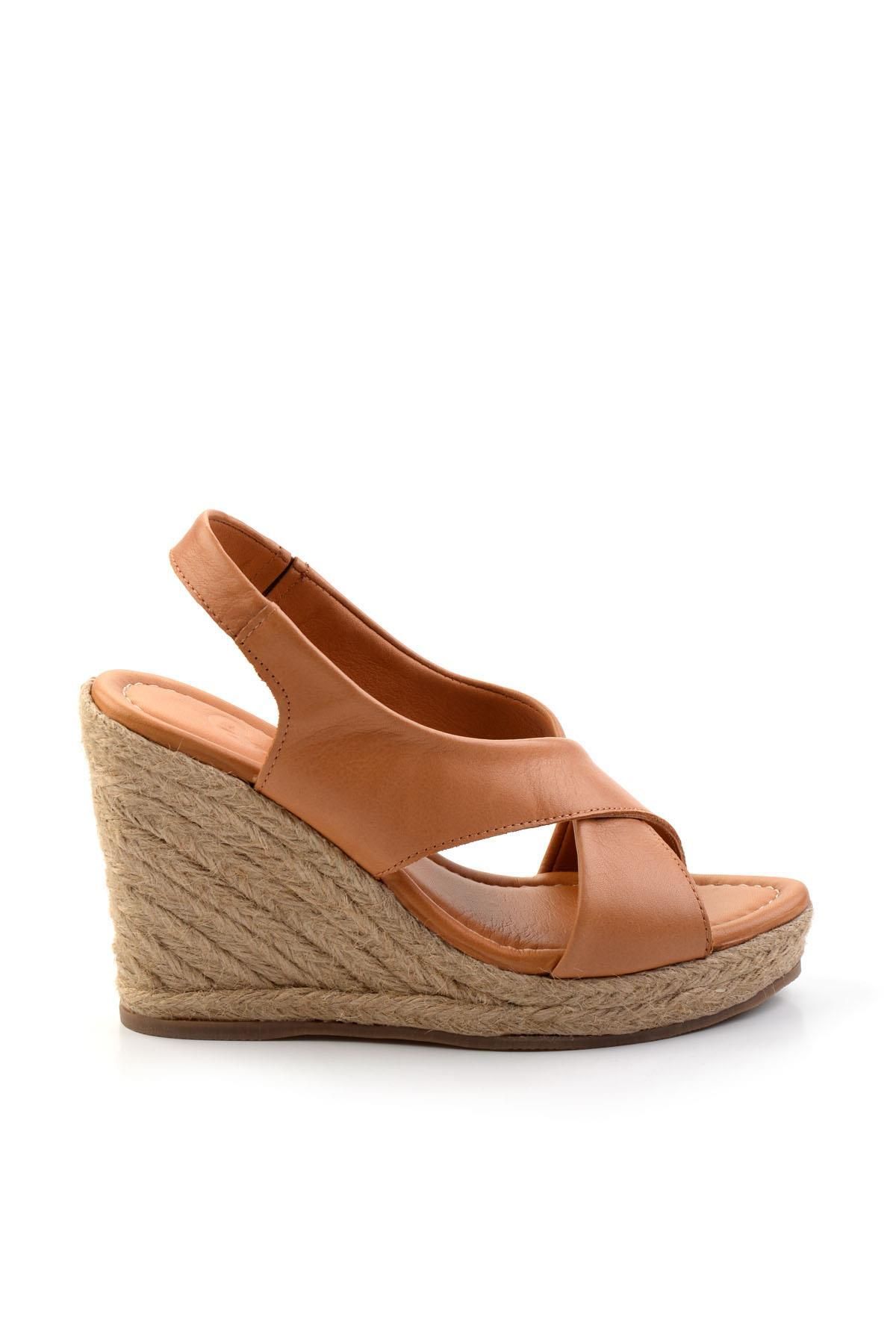 Bambi Taba Leather Kadın Sandalet K05628120903