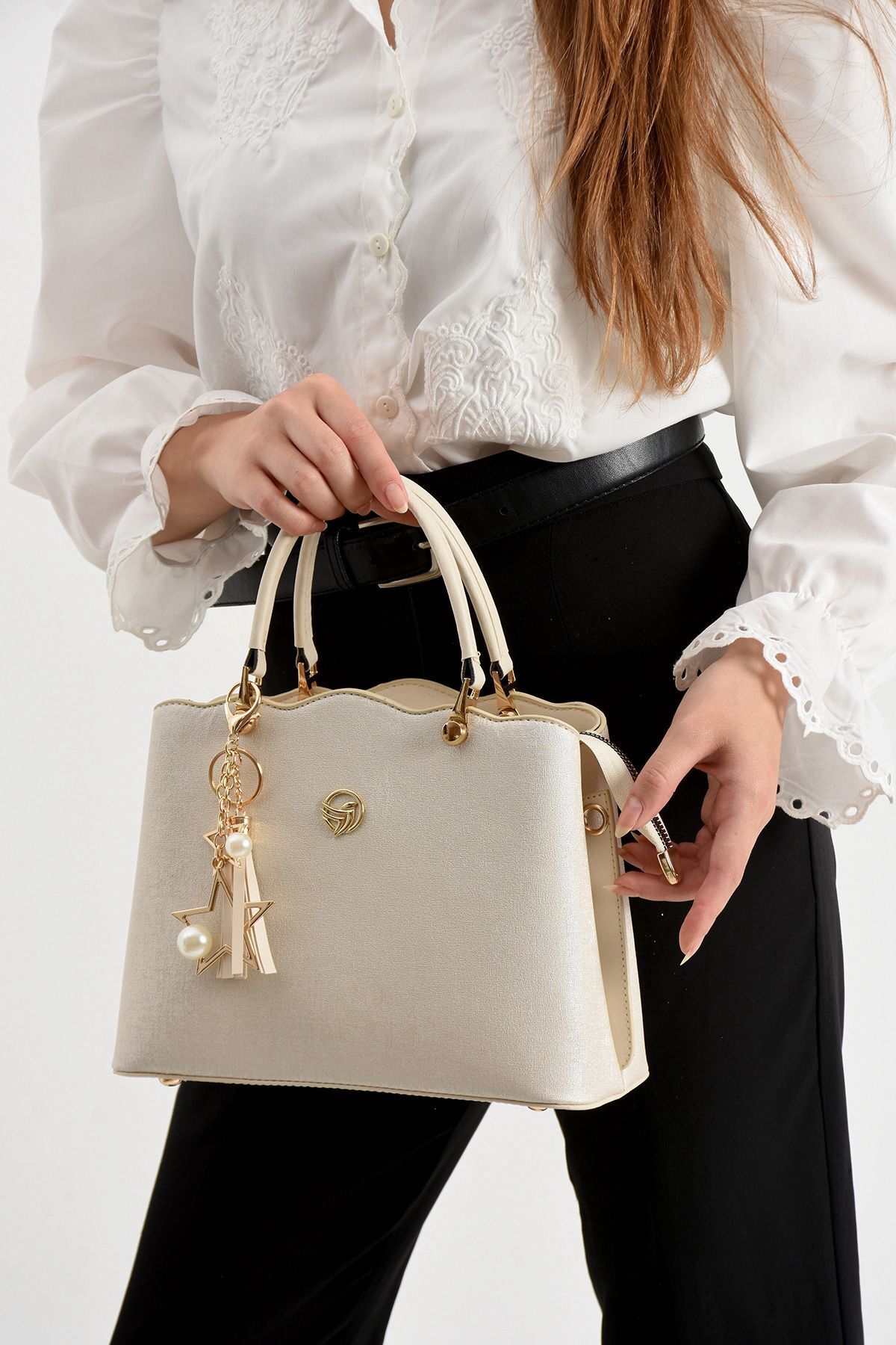 STYLE BAGS Stylebags Püskül Kadın Omuz Ve Çarpraz Çantası 17x24 ebatında
