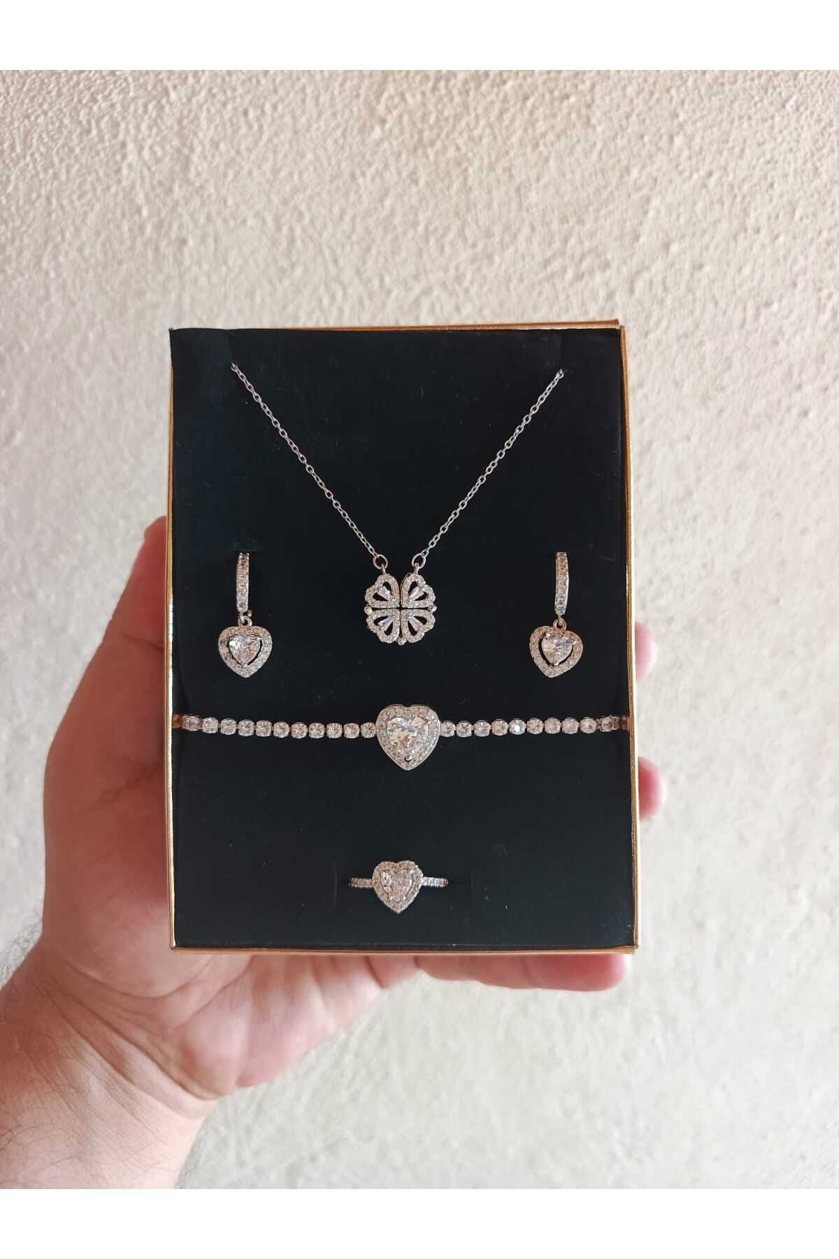 JUPİTER HOME Çelik Bileklik Yonca Kolye Ve Yüzük Küpe Setti Arkadaşa Sevgiliye Dogum Günü Hediyesi