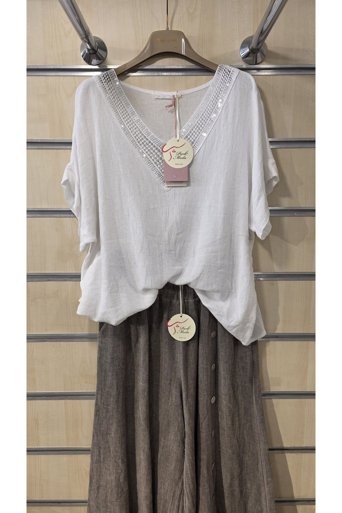 Park Moda İtalyan Keten Bluz Pullu V Yaka