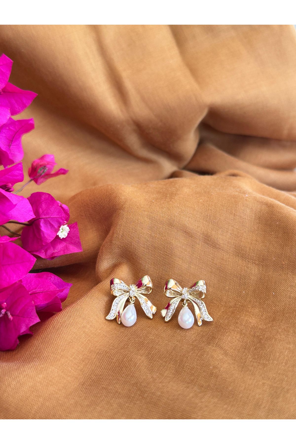S ATELIER 14 K Altın Kaplama Fiyonk İnci Küpe