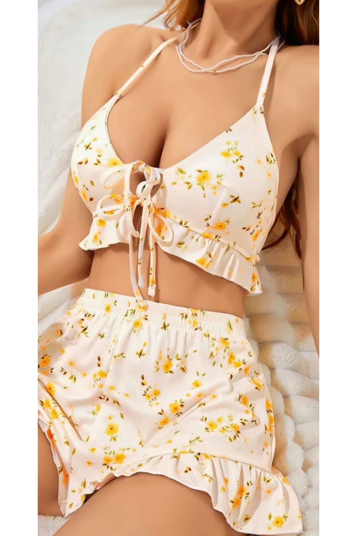 Ruselin Kadın Çiçekli Ekru Askılı Şortlu Pijama Takım 6646