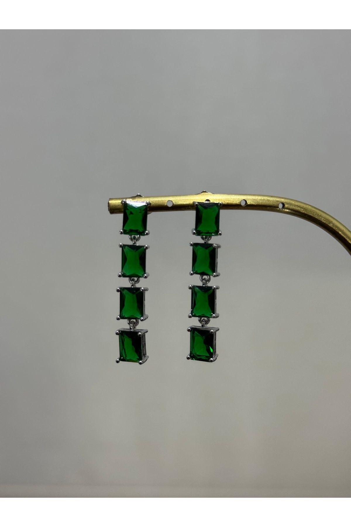 XUPING JEWELRY 316L sallantılı yeşil zirkon taşlı çelik küpe paslanmaz kararmaz