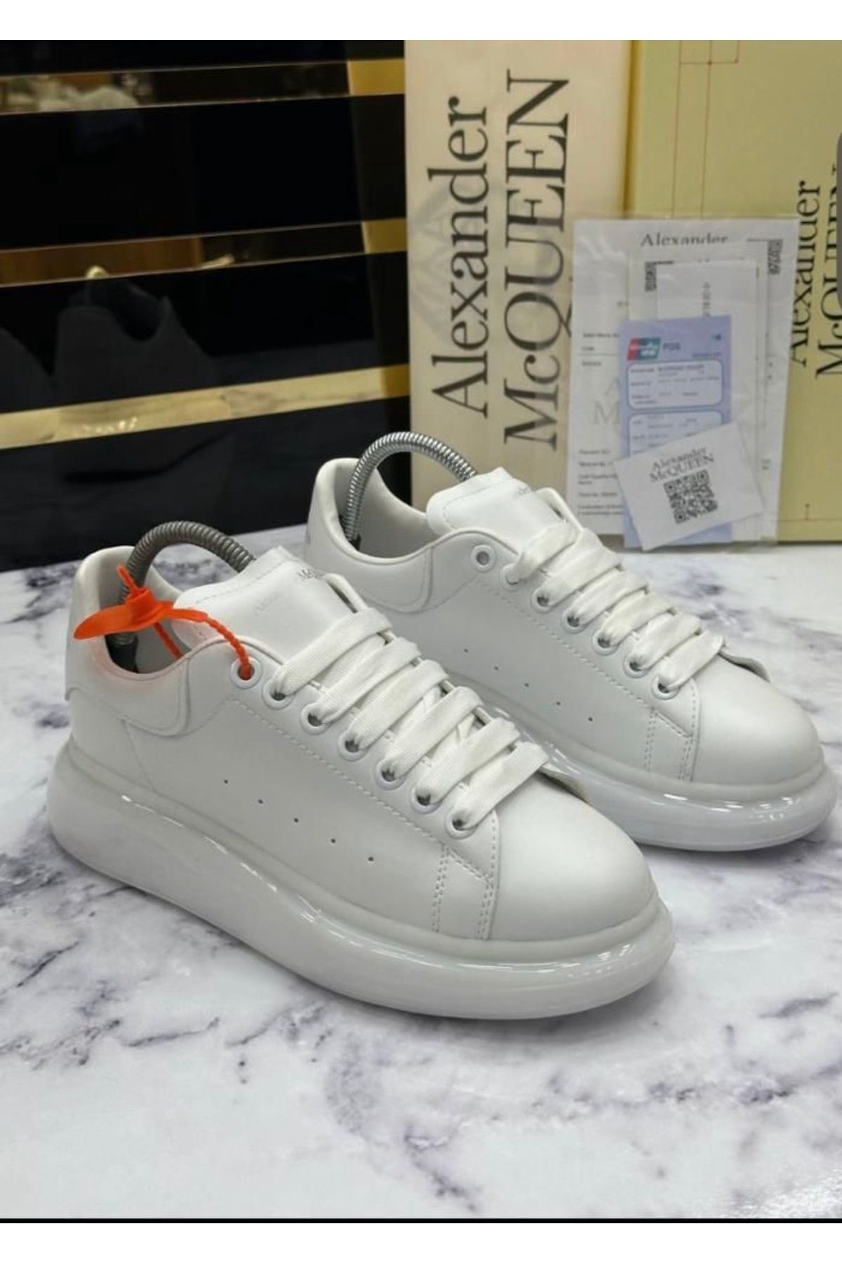 Butik Alexandar McQUEEN