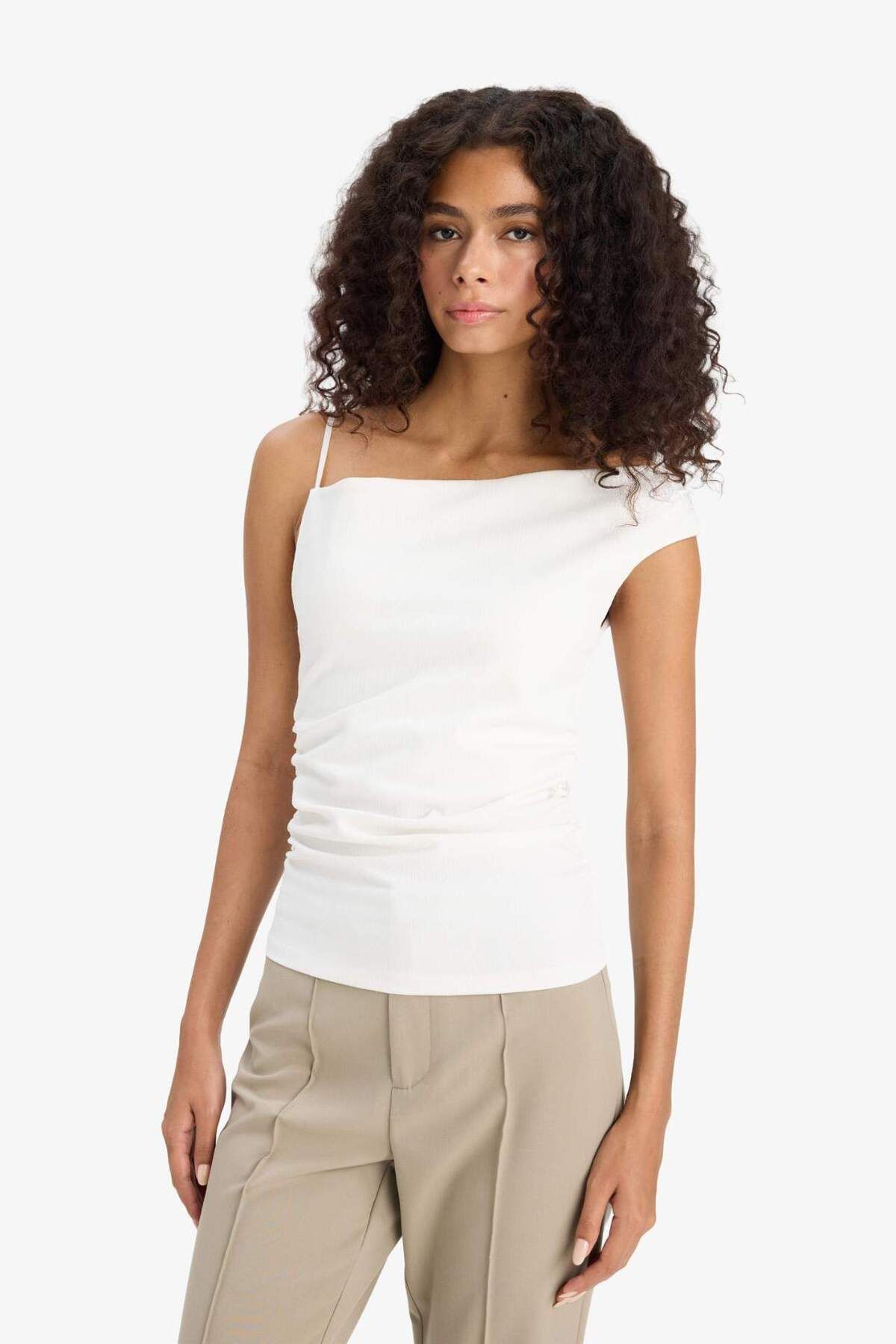 DeFacto-Asymmetrical Basic Plain One Shoulder Crepe Blouse F6274Ax25Sm 4