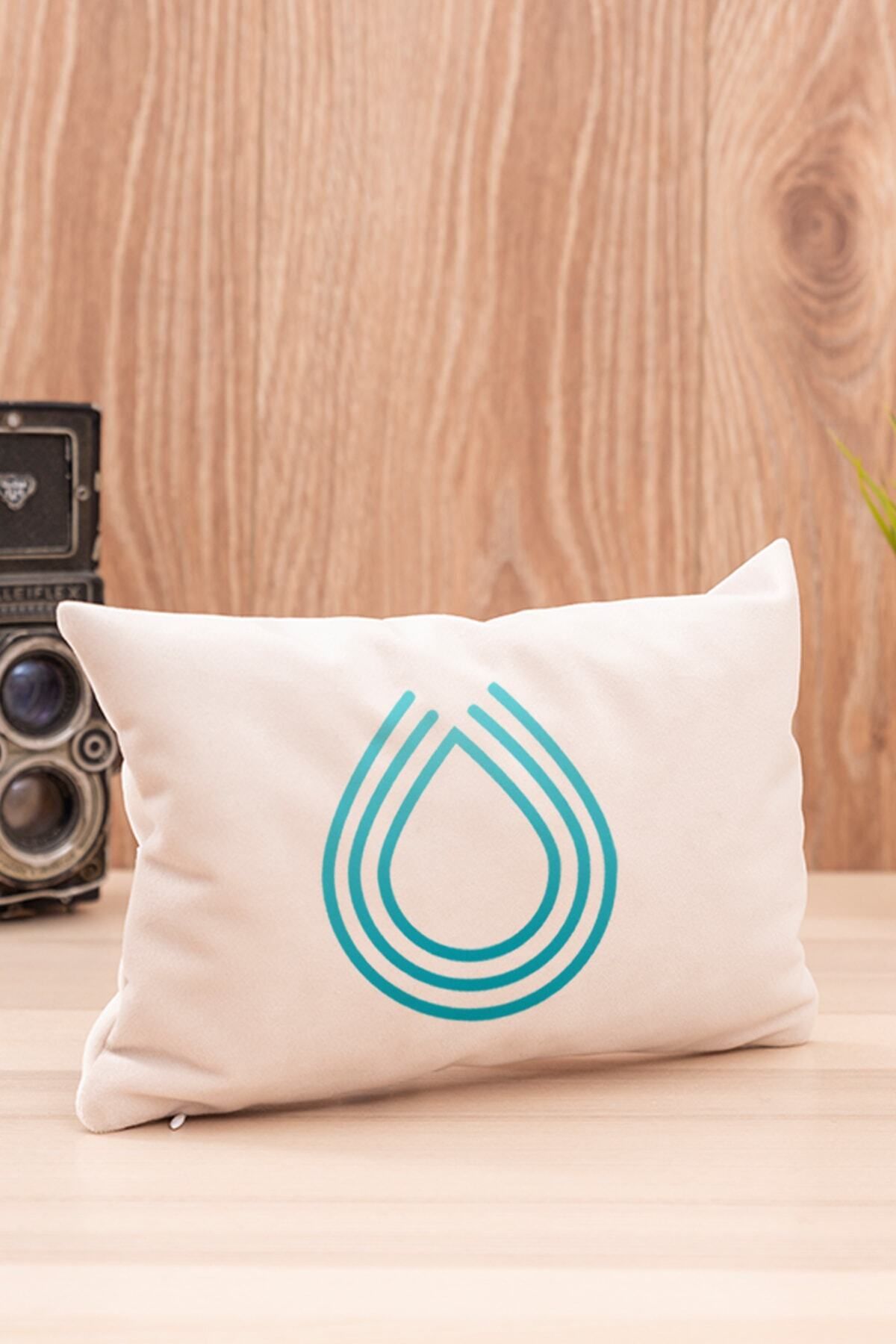teknotrust Coin logolu araç boyun yastığı, konfor ve şıklık için ideal seçim.