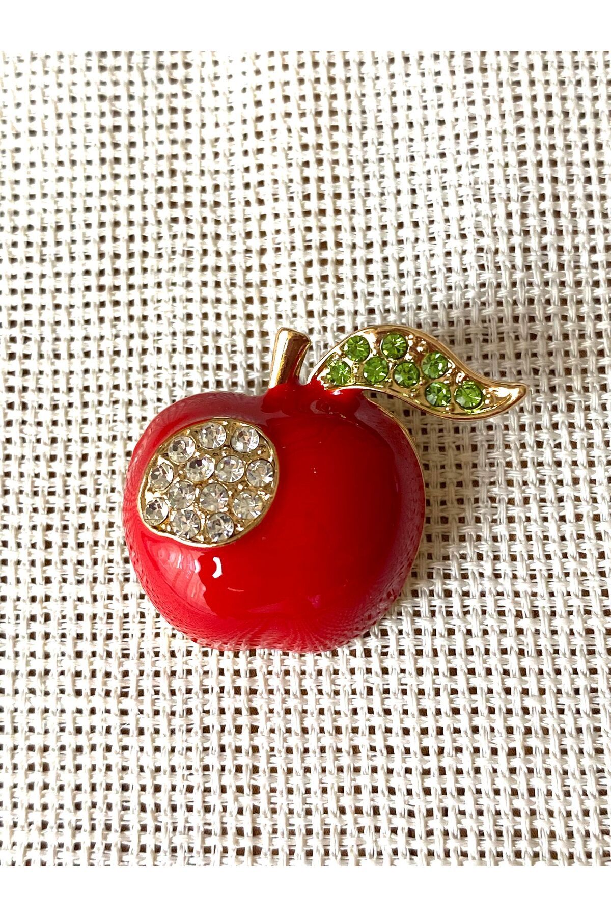 312 KONSEPT Elma Broş Yaka İğnesi Broş (3X2 Cm)
