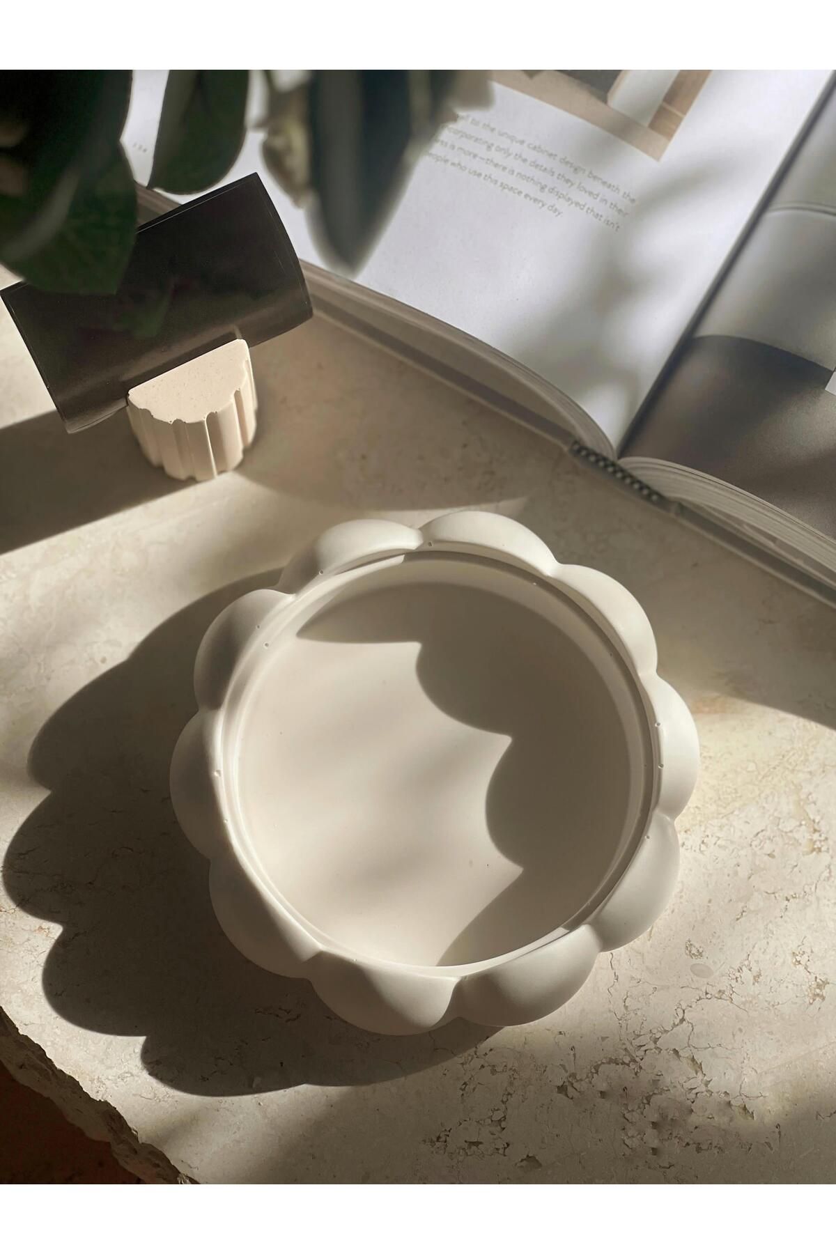 Mandalin Art Studio Yuvarlak Kıvrımlı Dekoratif Tabak