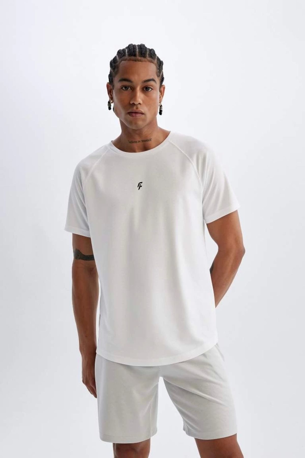 DeFacto V2887 DeFactoFit Gri Slim Fit Dar Kesim Bisiklet Yaka Baskılı Sporcu Kısa Kollu Basic Düz Tişört