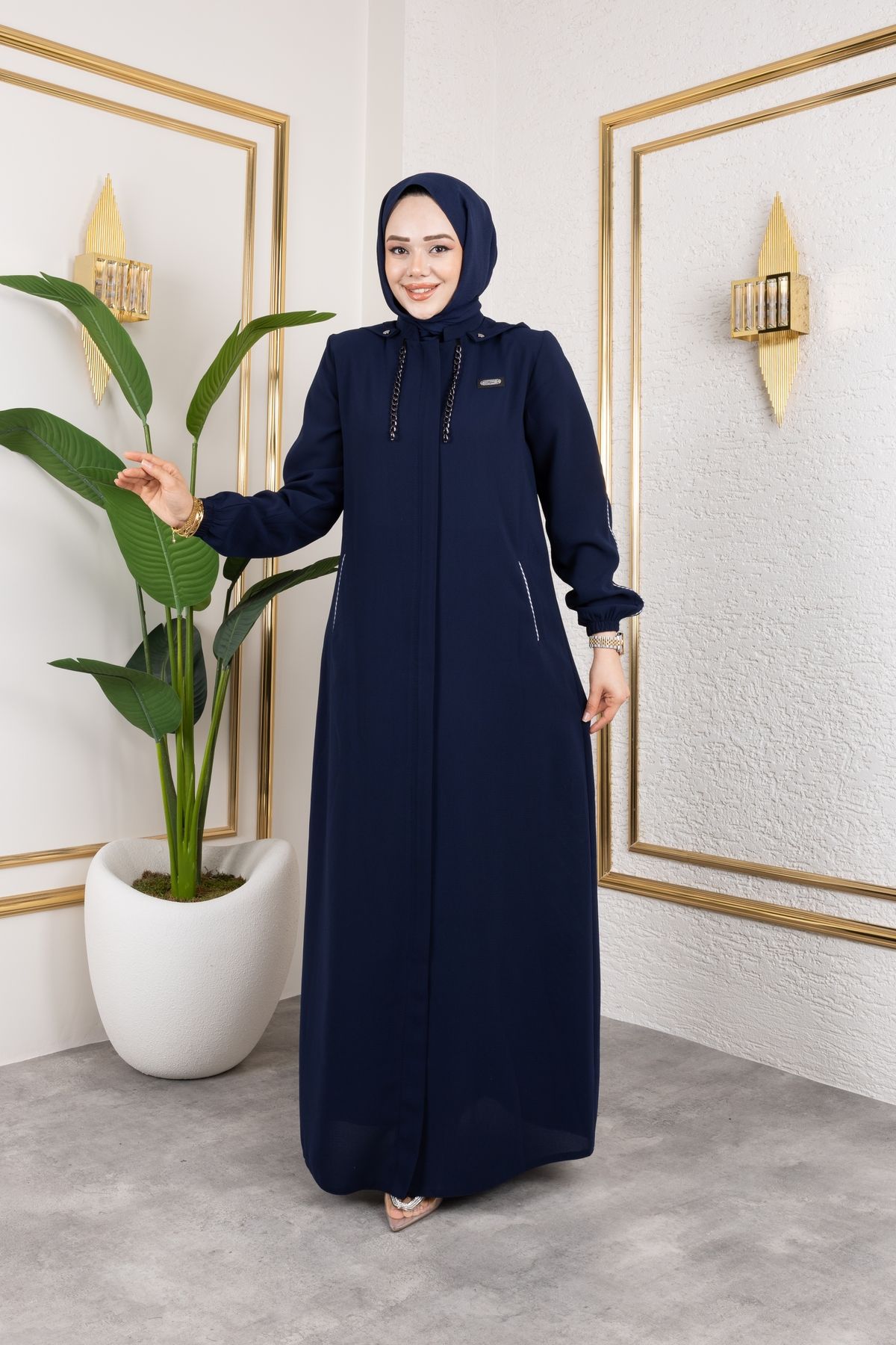 Nevayla Moda Biyeli Şerit Metal Aksesuar Detaylı Ferace / Lacivert - F0144