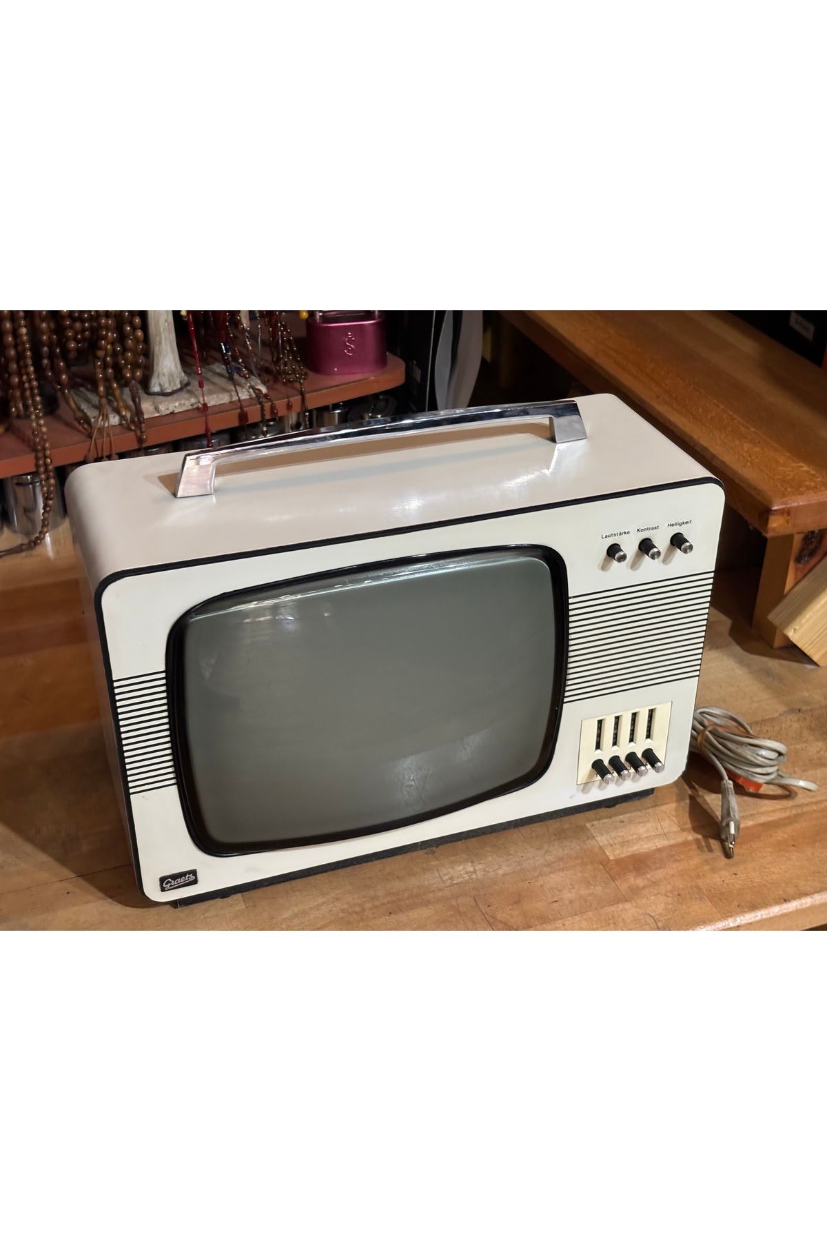 tayfuntufan antika koleksiyon Graetz lady 1974 37 ekran siyah beyaz televizyon çalışır durumda 43 cm 28 cm 27 cm ölçülerinde