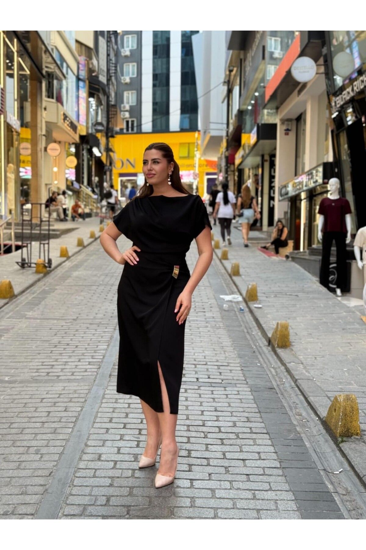 LAMAZONEEXXEN Modern Drapeli "Siyah" Beli Tokalı Midi Elbise