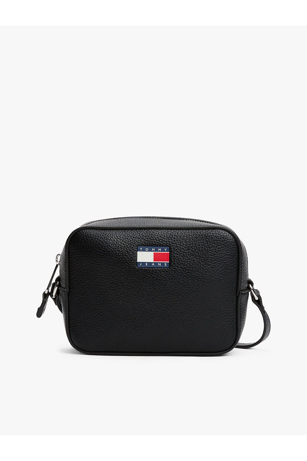 Tommy Hilfiger Tonal Badge Crossbody Camera Bag