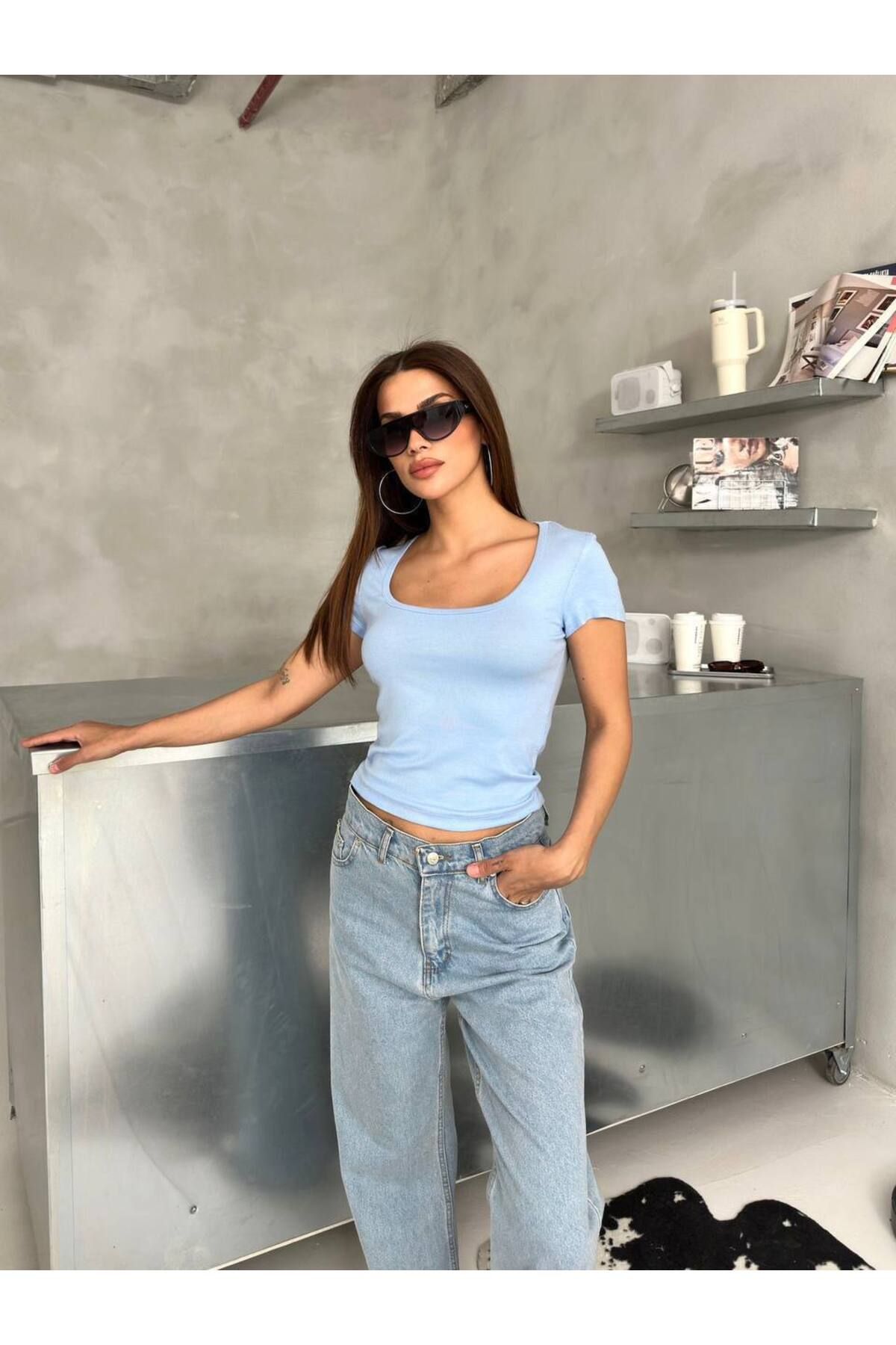 D'RECCY KADIN DERİN YAKA KISA KOLLU BODY BLUZ