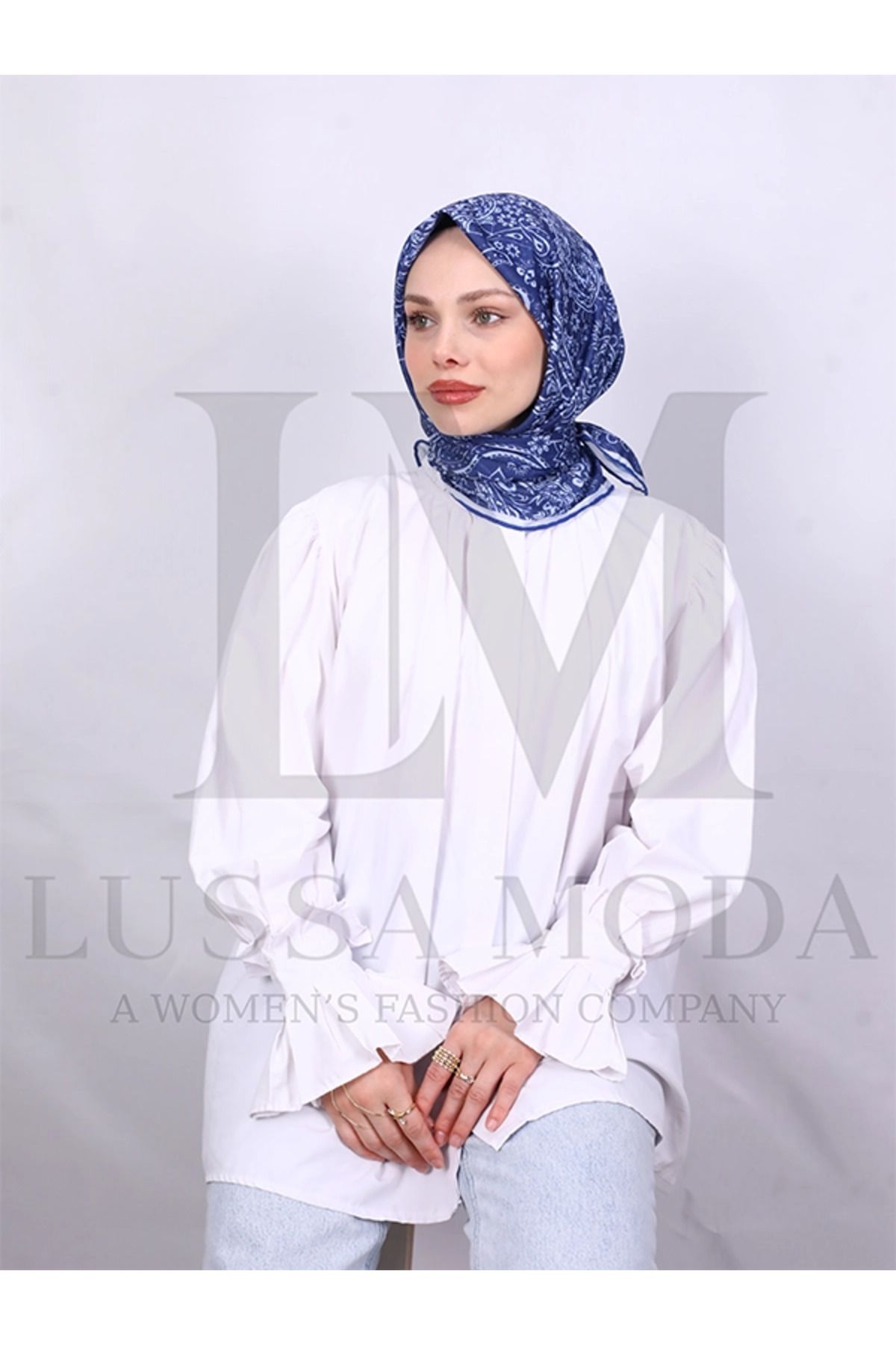 LUSSAMODA SOFT PAMUKLU DESENLİ EL DİKİŞ EŞARP