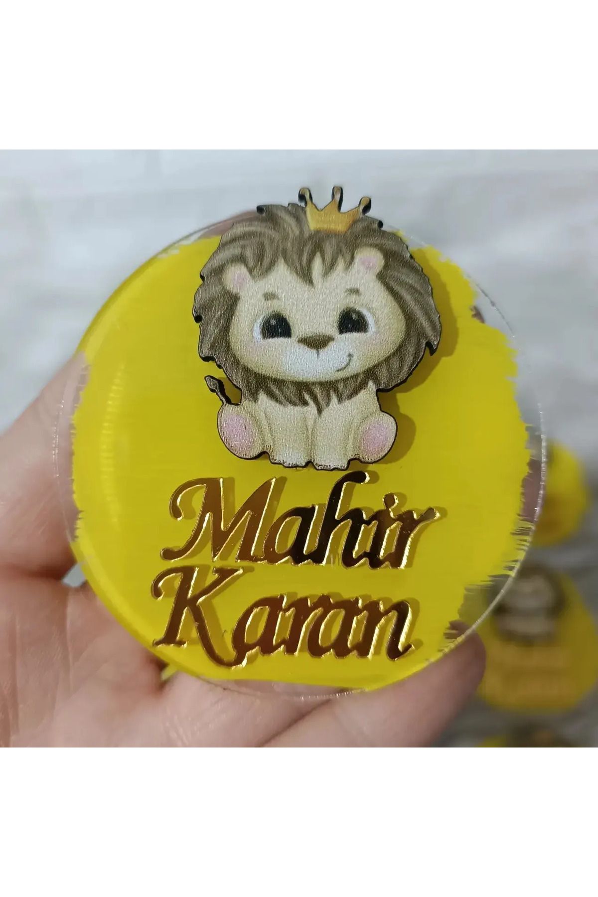 Doğrukan Hediyelik Oturan taçlı aslan figürlü pleksi yenidoğan doğum günü magnet hediyelik(10 adet)