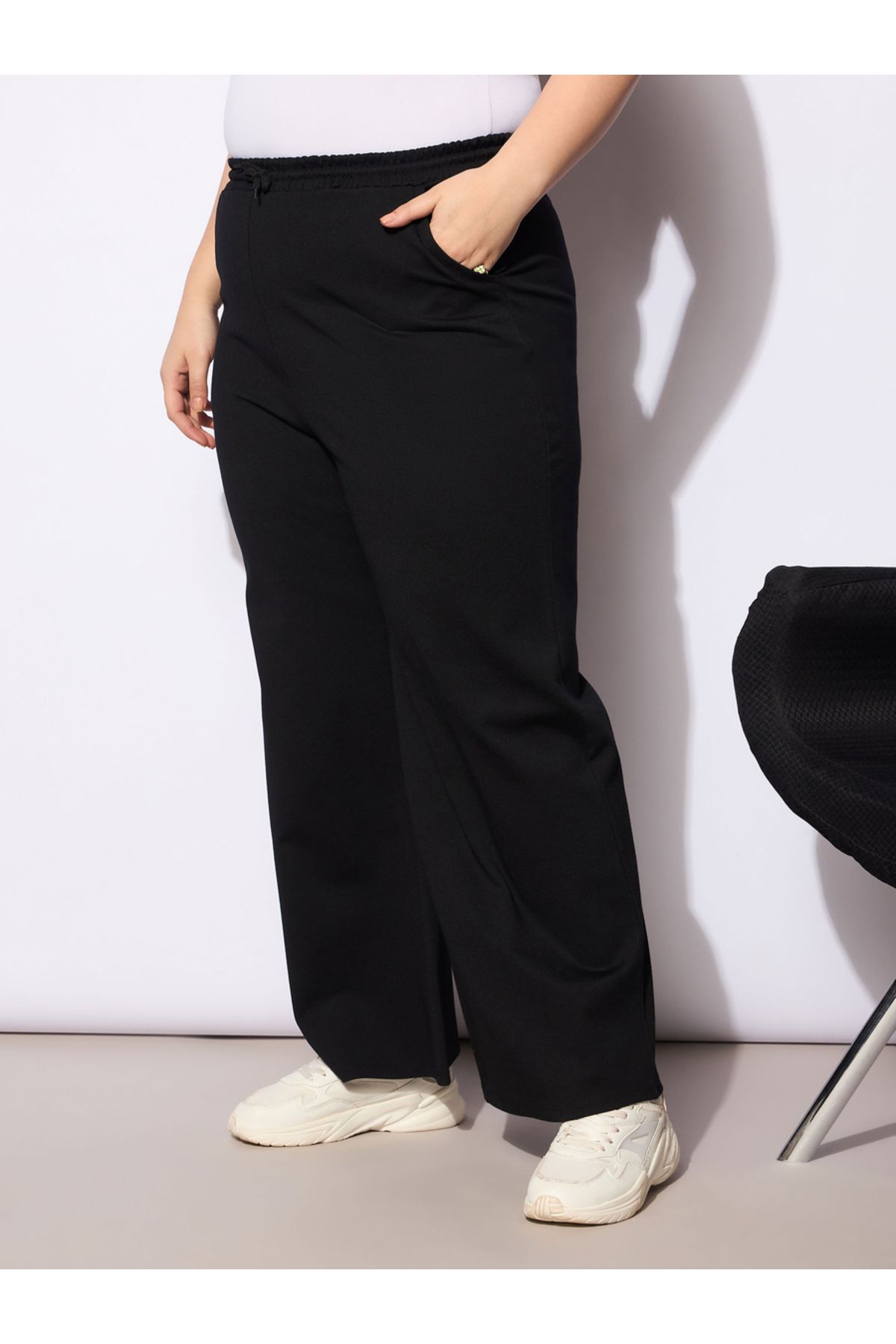 Sassafras By Styli-Plus Size Regular Fit Pants with Drawstring 3