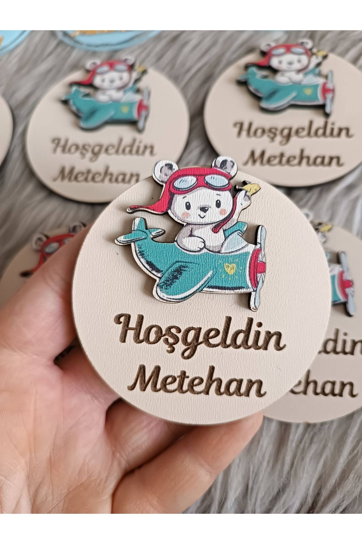 Doğrukan Hediyelik Uçakta ayıcık figürlü ahşap yenidoğan doğum günü magnet hediyelik(10 adet)