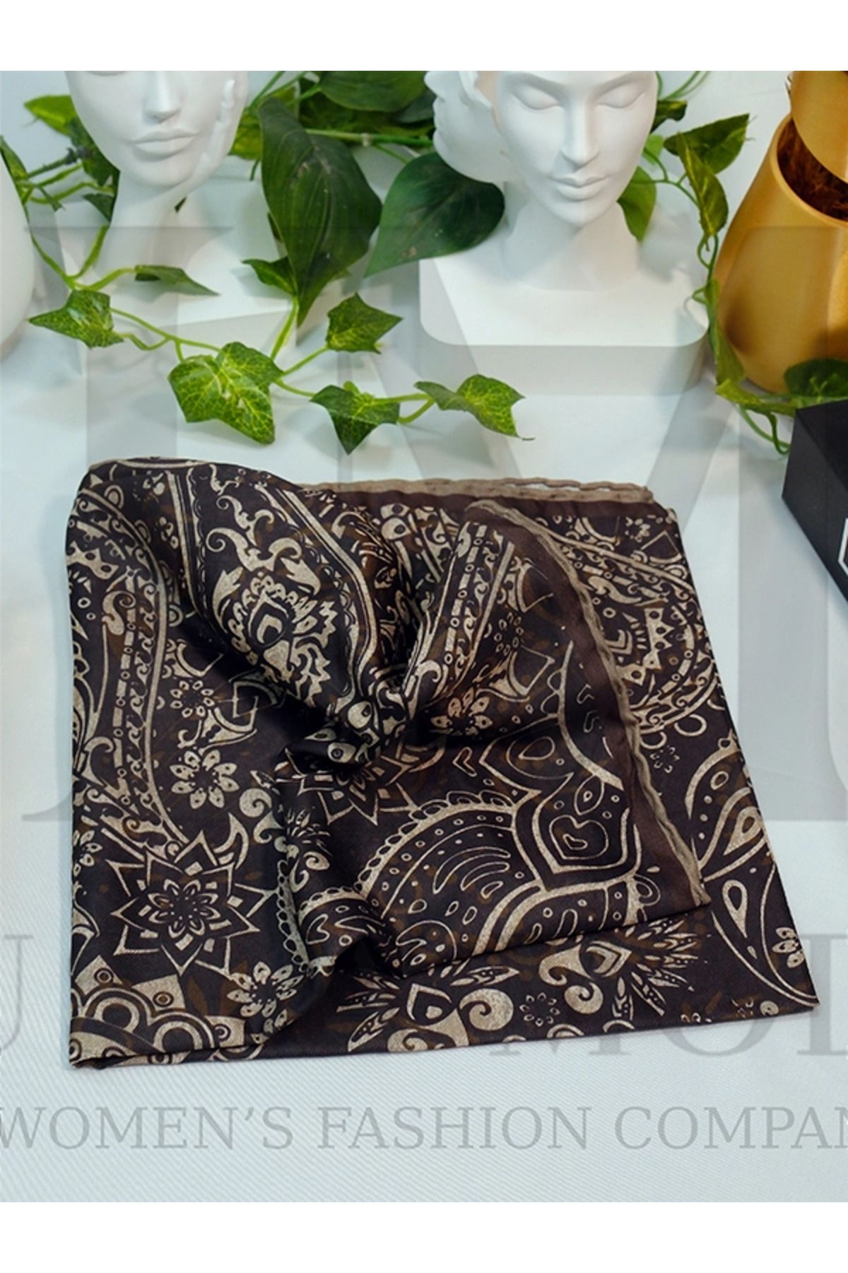 LUSSAMODA SOFT PAMUKLU DESENLİ EL DİKİŞ EŞARP