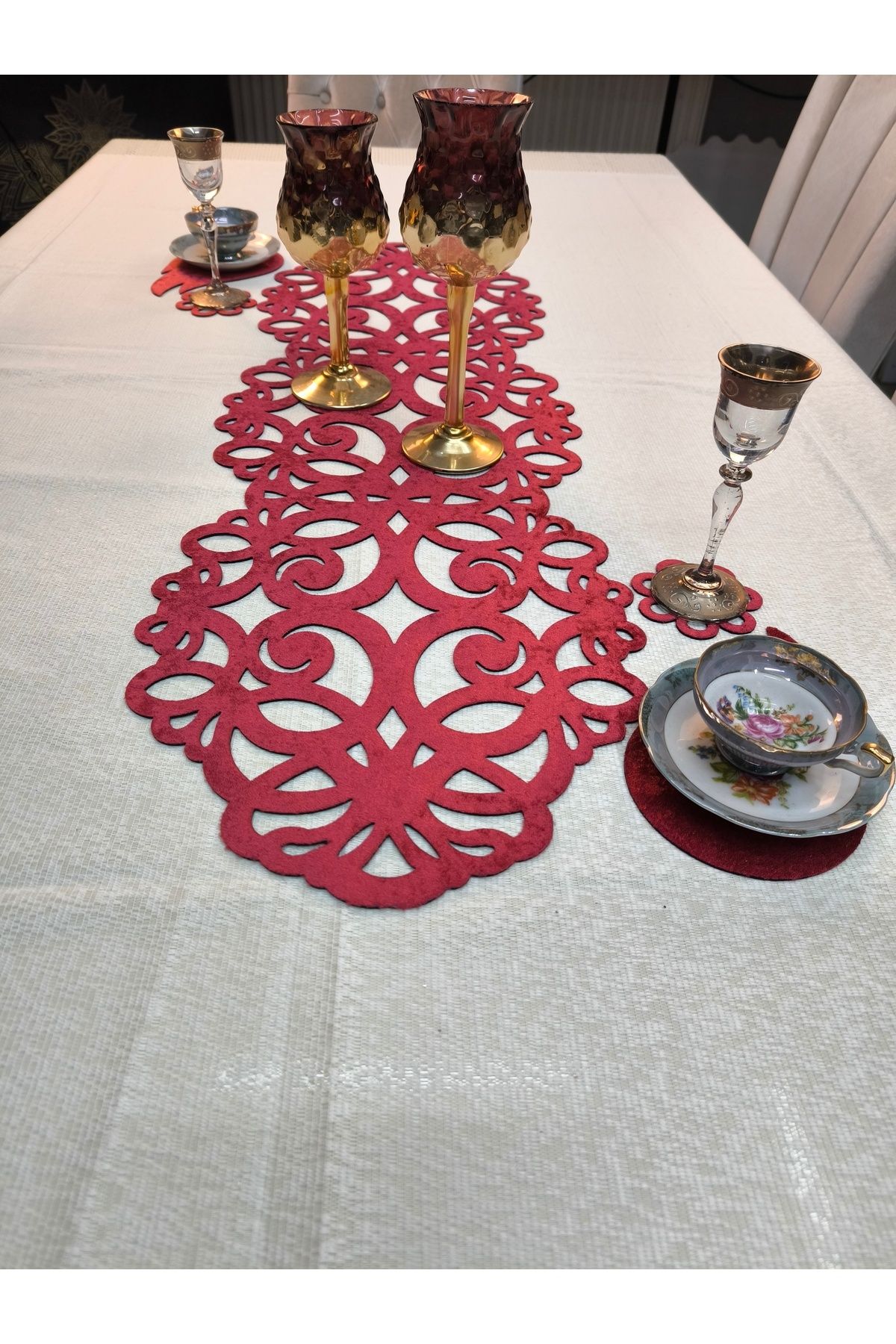 Elioure Kadife runner 100x33cm, suni deri kaplı, şık masa aksesuarı