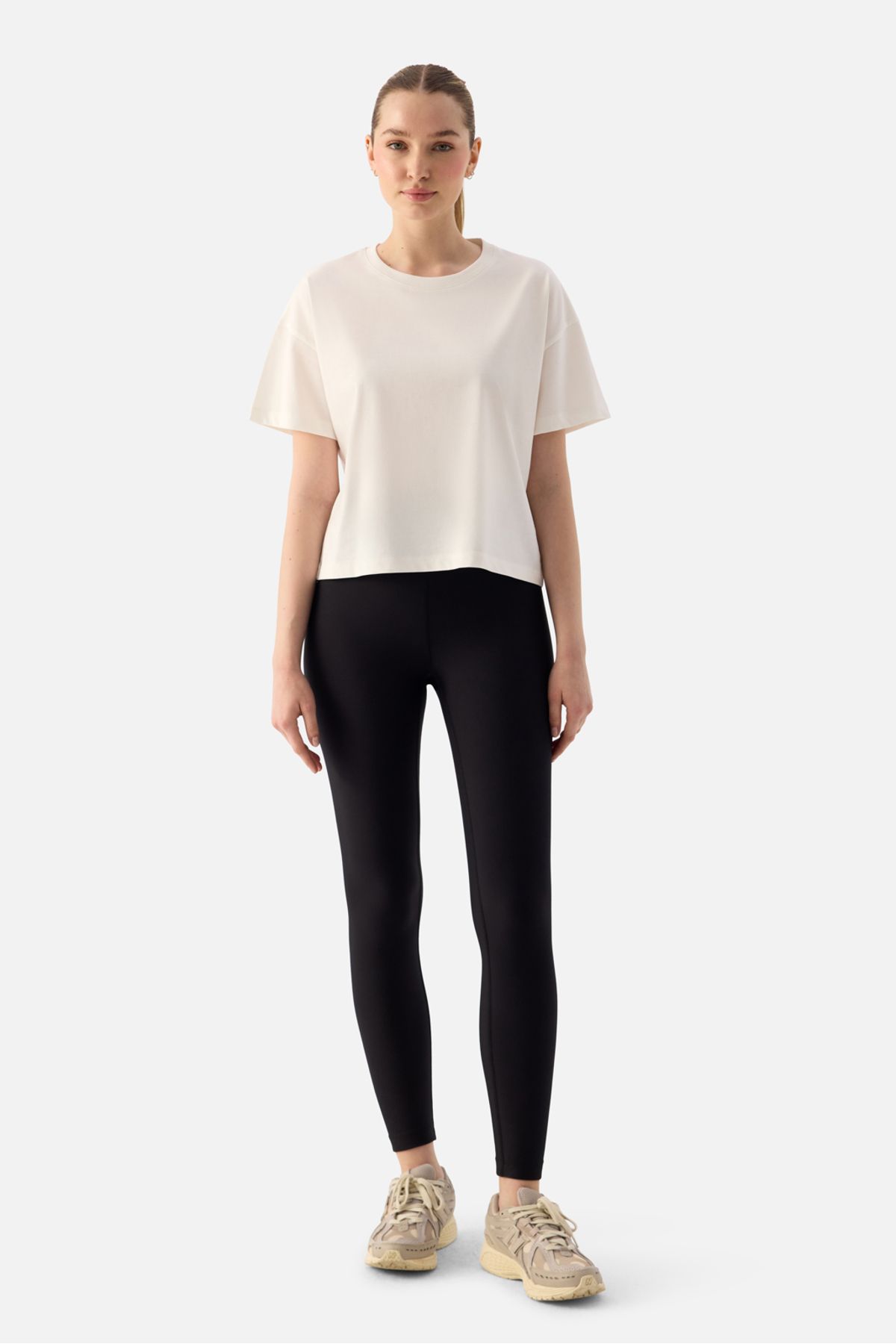 Superstacy Noya Kısa Oversize Krem Tişört