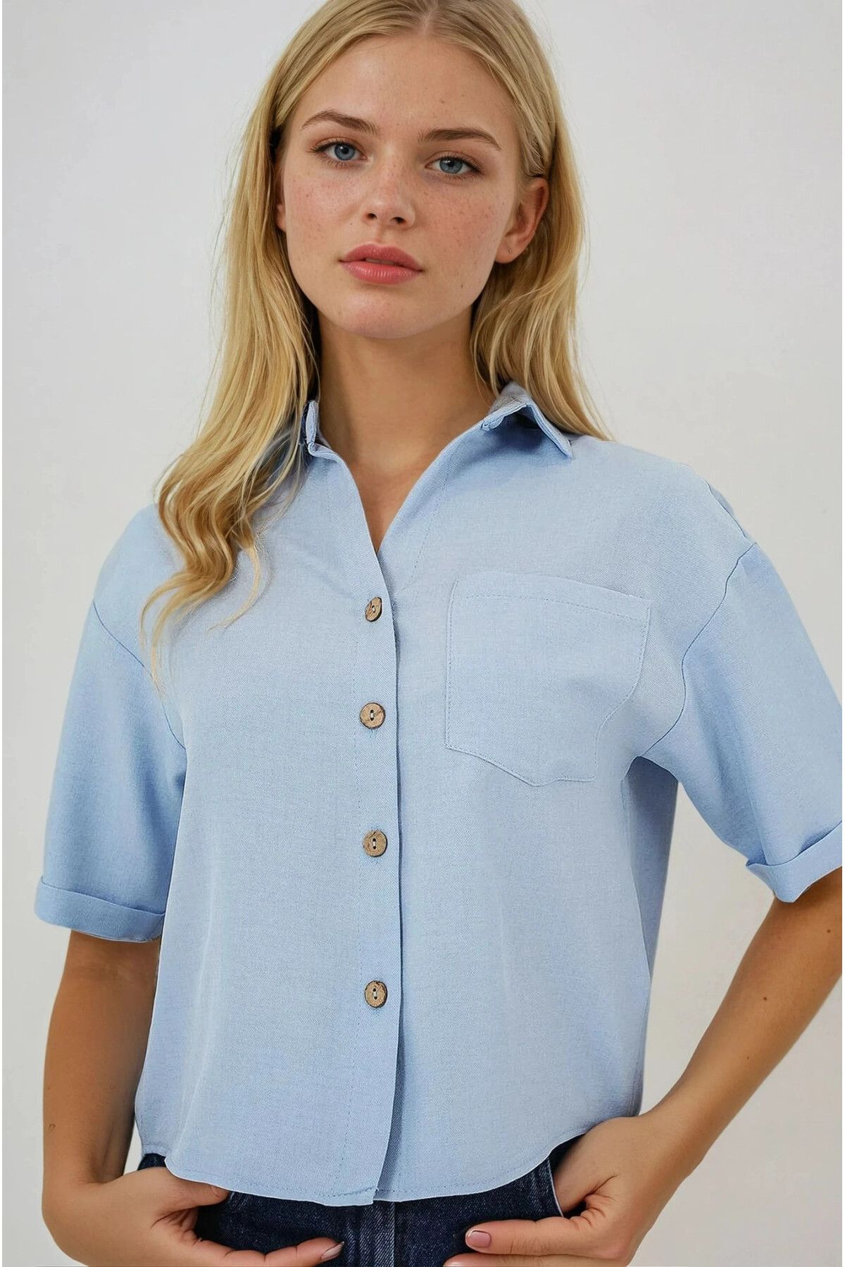 hazelin Kadın Mavi Keten Görünümlü Crop Gömlek HZL25S-BD1203391