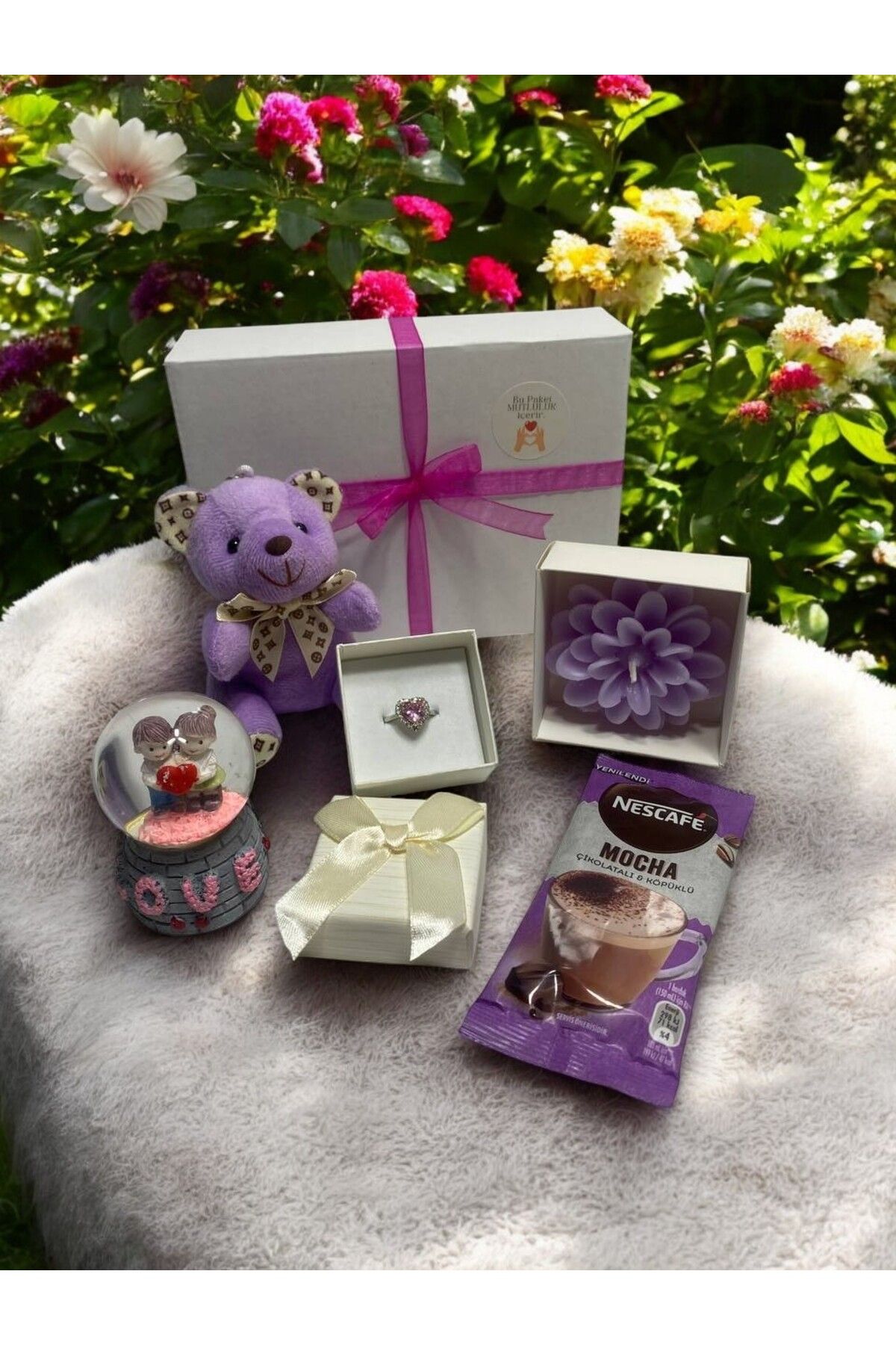 miraybutikhediyelikesya Sevgiliye özel minik hediye kutusu ayıcık anahtarlık kar küresi yüzük kahve ve mum