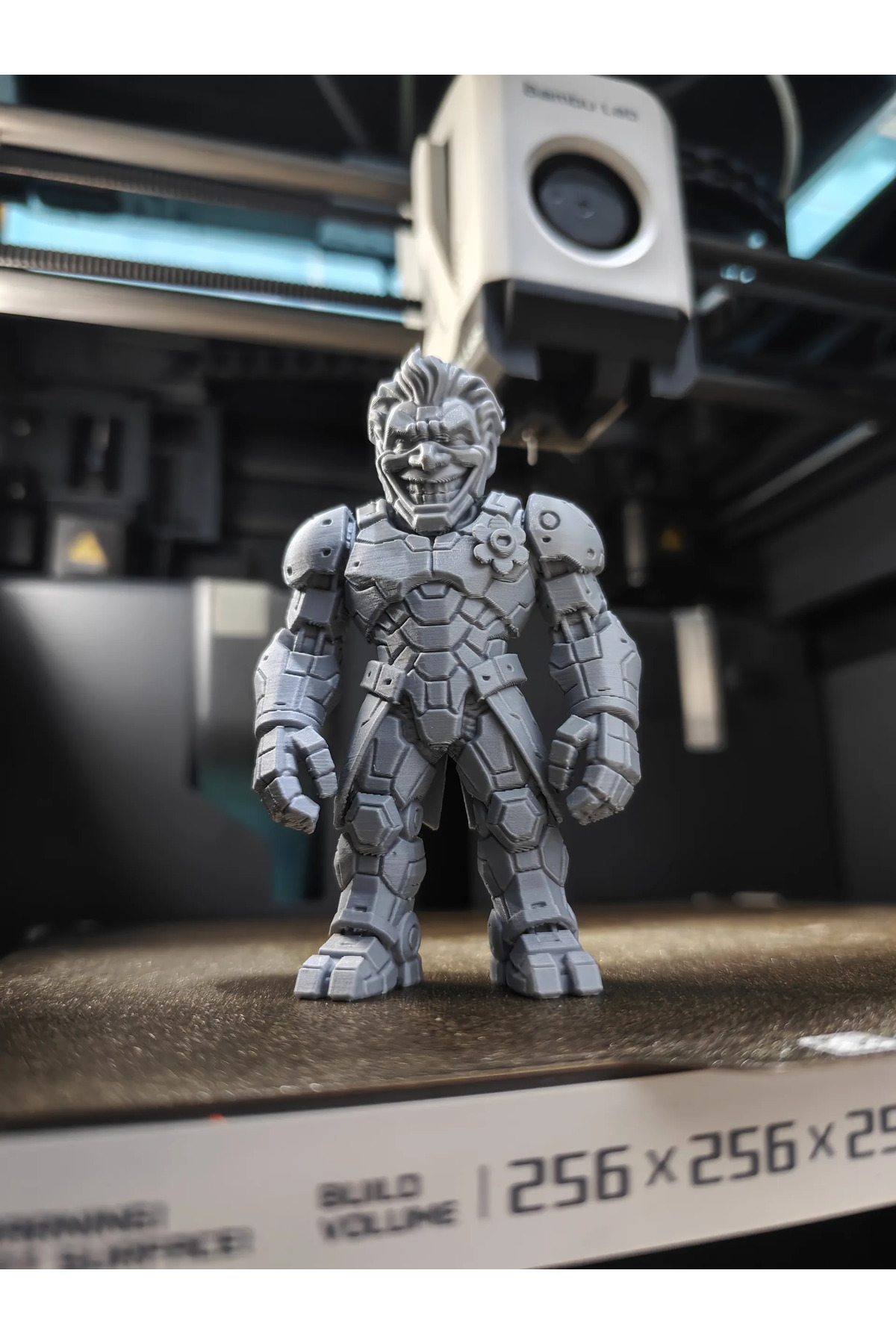Figura Joker Mecánico 15cm - Robot Juguete Decorativo con Impresión 3D (Se Puede Escribir El Nombre)