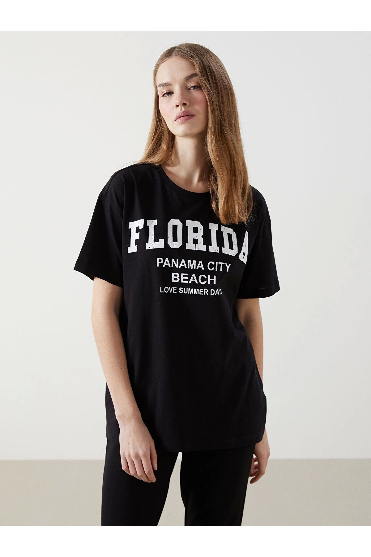 LC Waikiki XSIDE Siyah Bisiklet Yaka Florida Baskılı Kadın Tişört