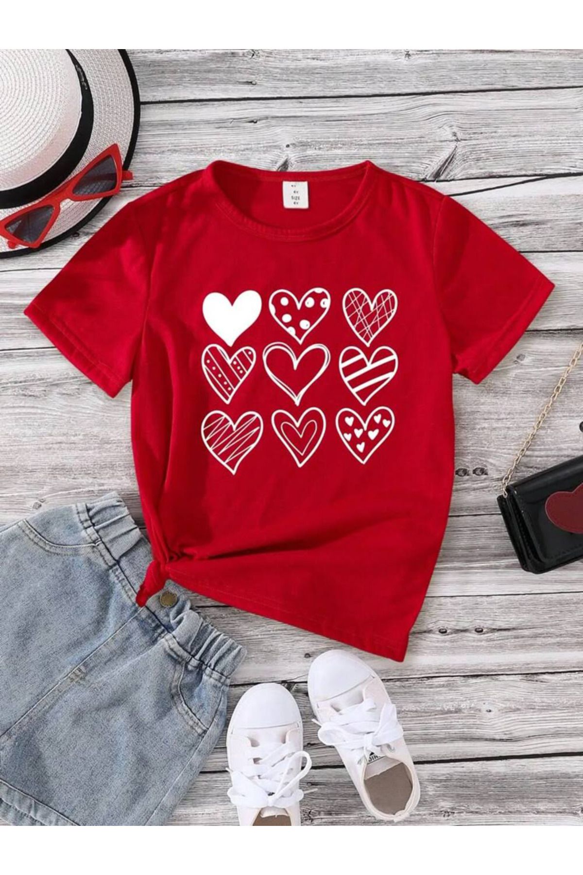 MAGORS TATLI KALPLER BASKILI BİSİKLET YAKA PAMUKLU KISA KOLLU KADIN VE ÇOCUK TSHIRT
